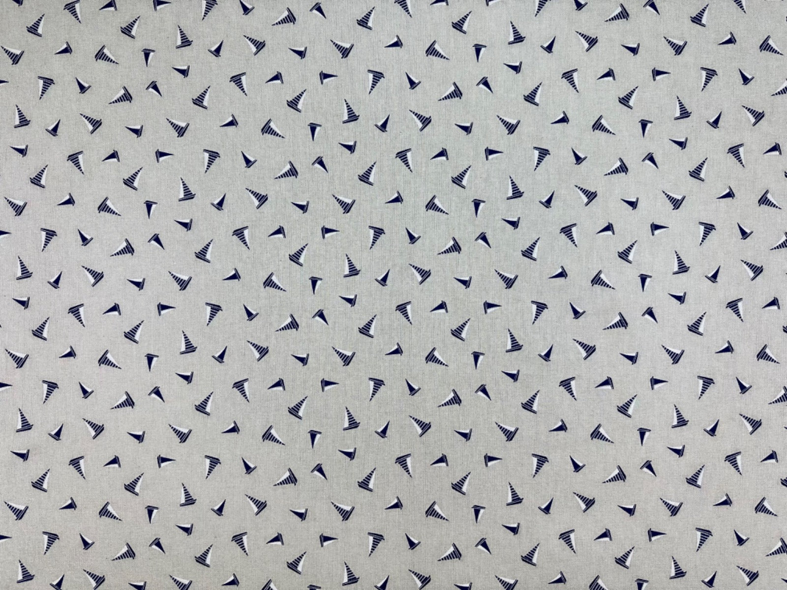 T532 Petit Sailing Boat Blue