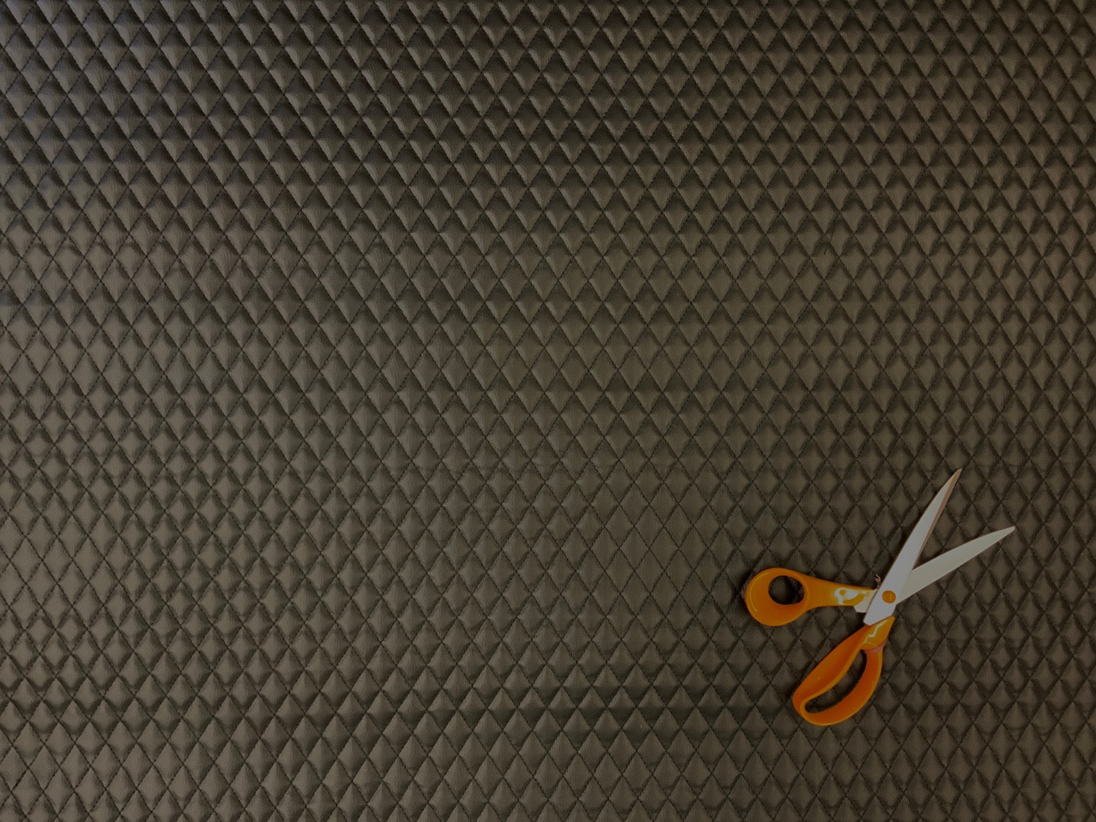 H284 Quilted Leatherette Black