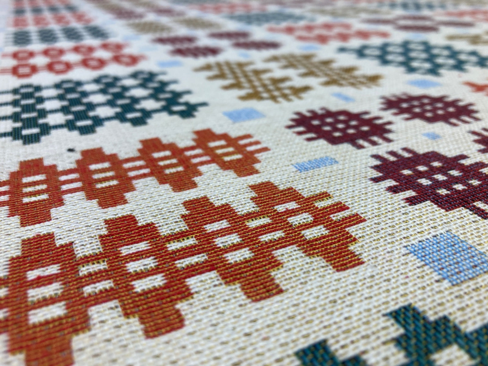 R57 Welsh Blanket Tapestry Multi