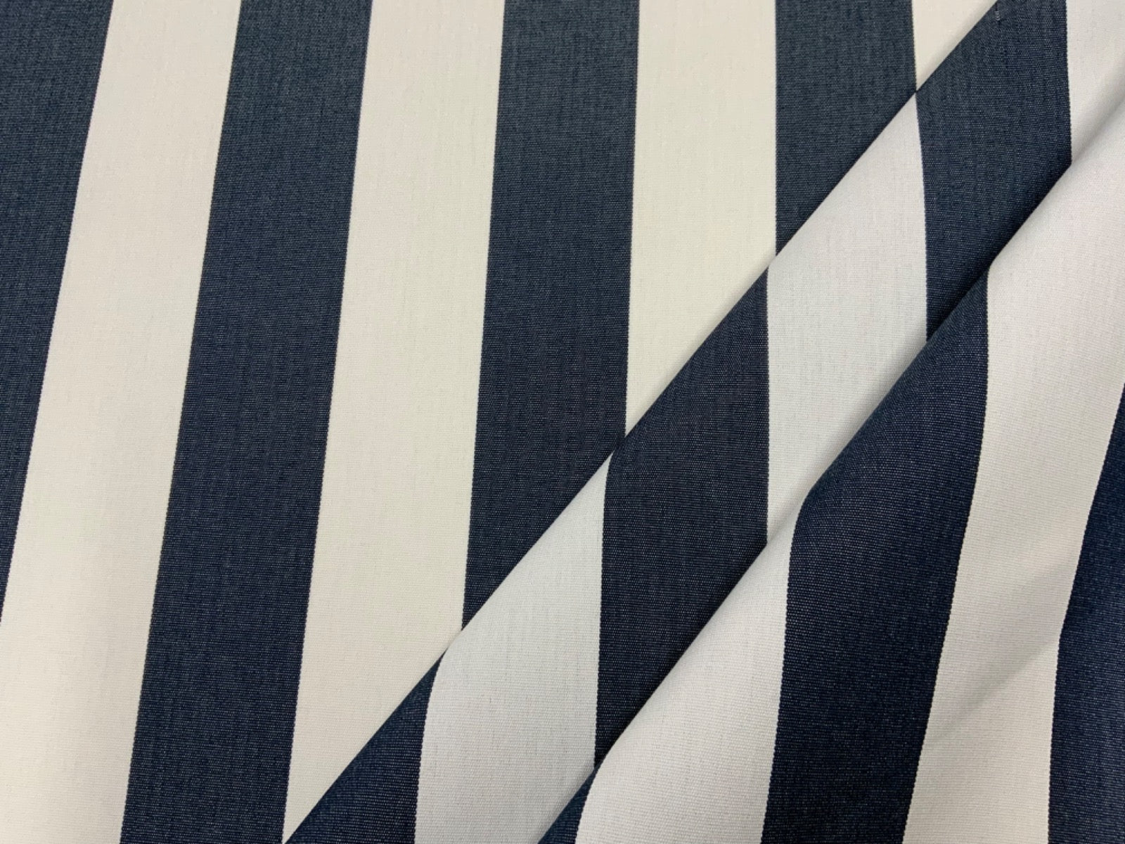 T540 Outdoor Indoor Water Repellent Bold Stripe Navy