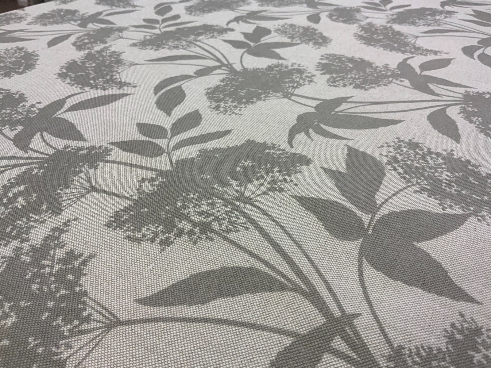 S185 Elderflower Taupe