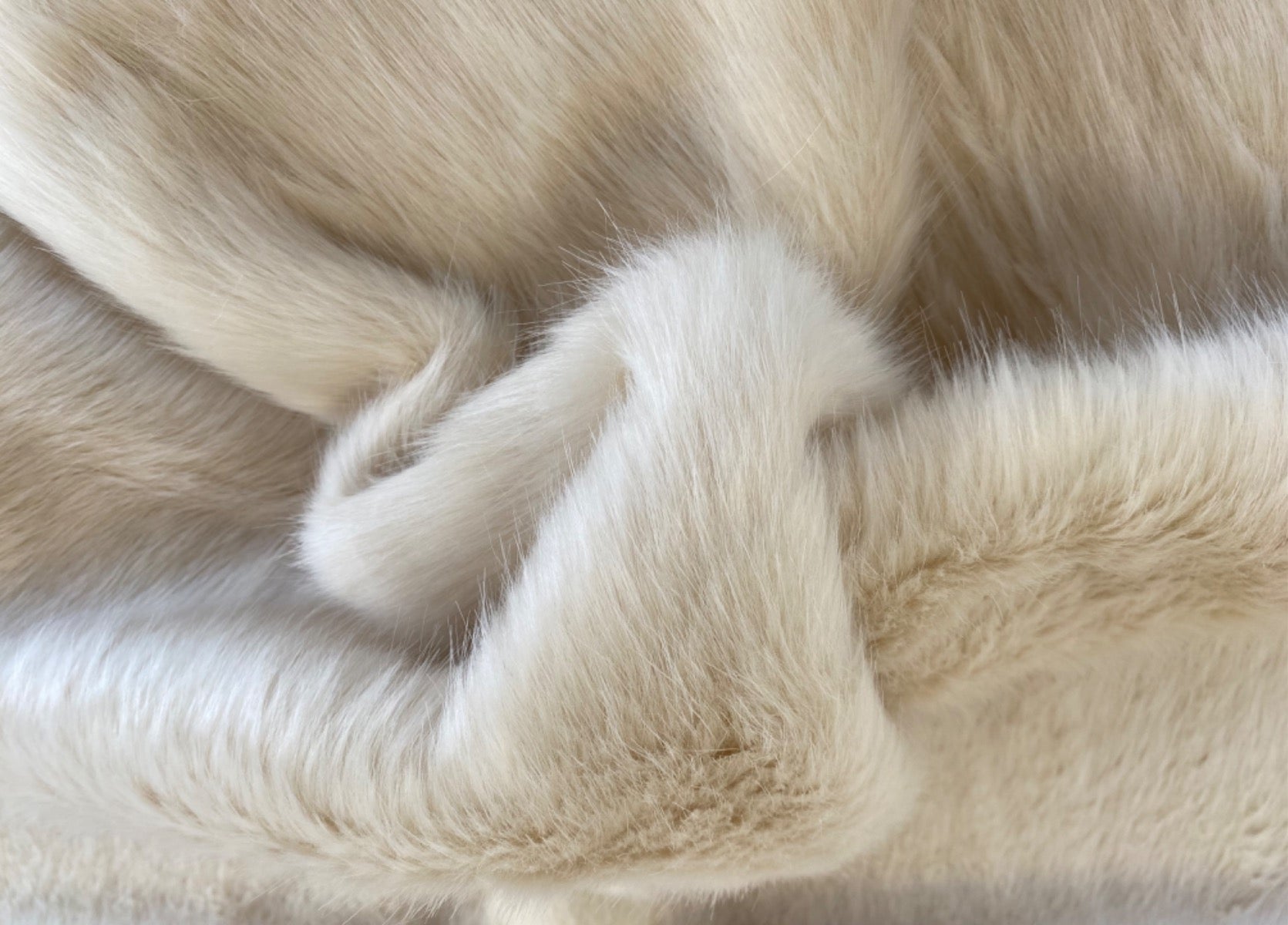 Luxury Extra Wide Cream Faux Fur Tex Ex 2769