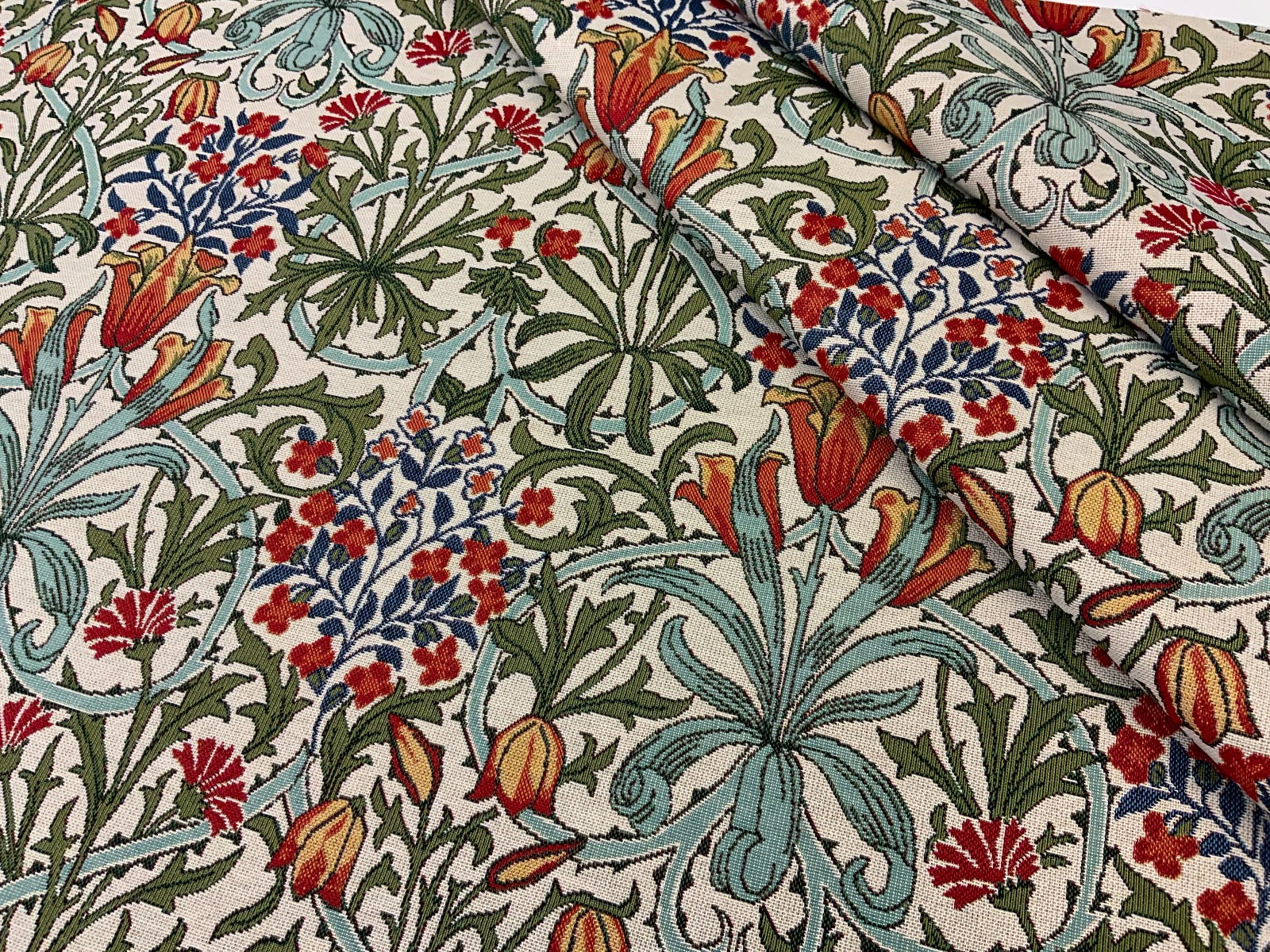Standen Tulip Tapestry T402