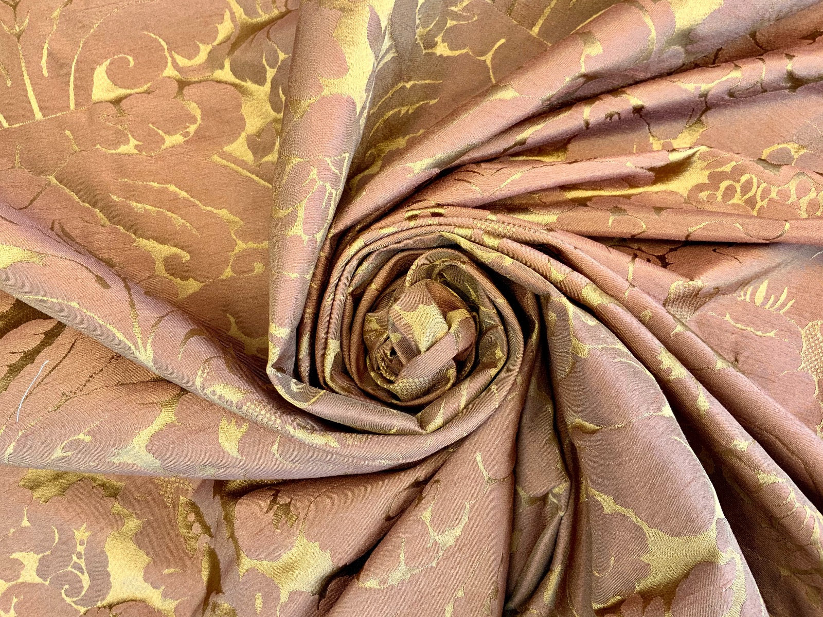 Dutch Damask Copper Gold T459