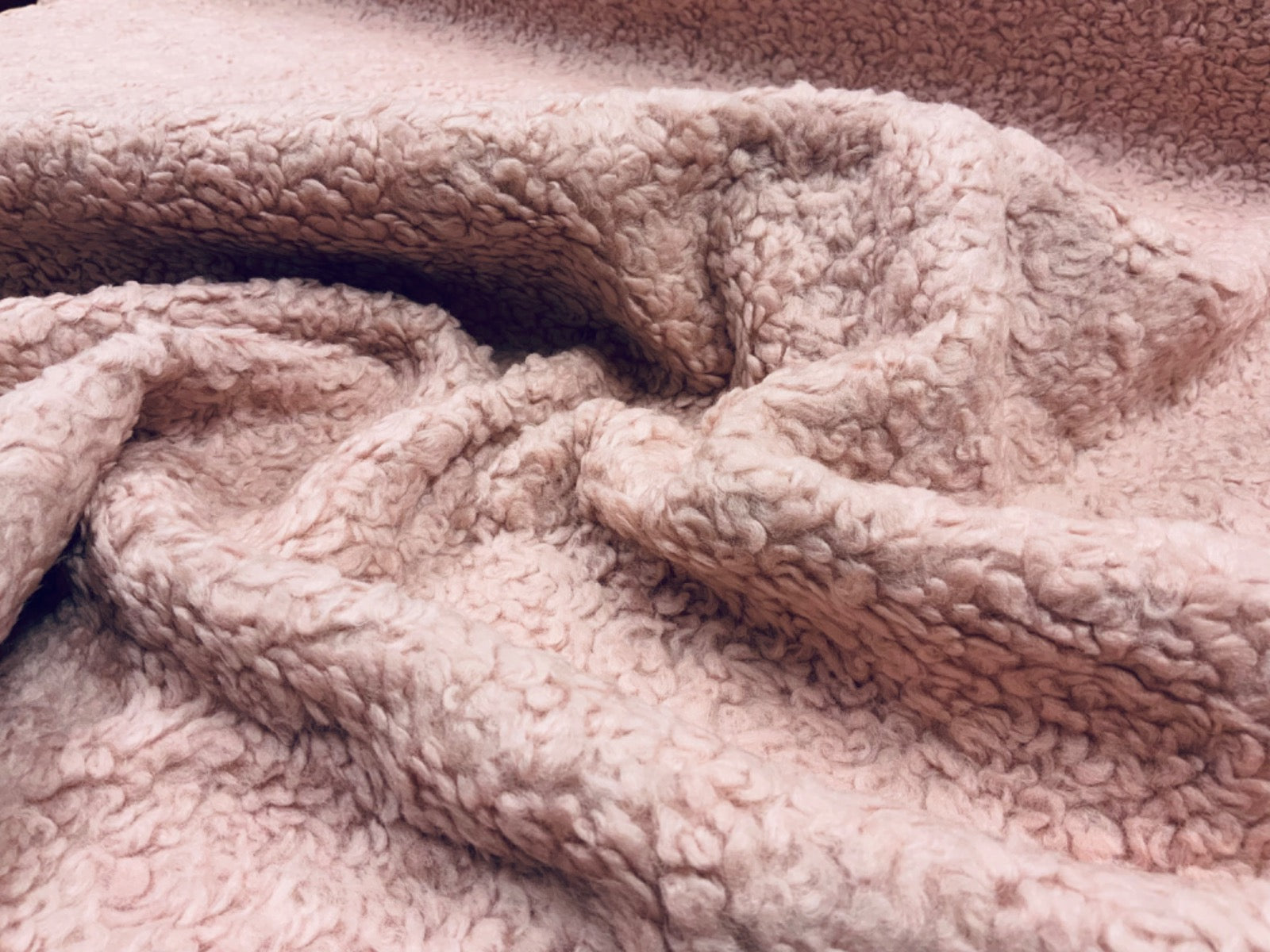 F353 Teddy Sherpa Fleece With Knitted Suede Reverse Blush