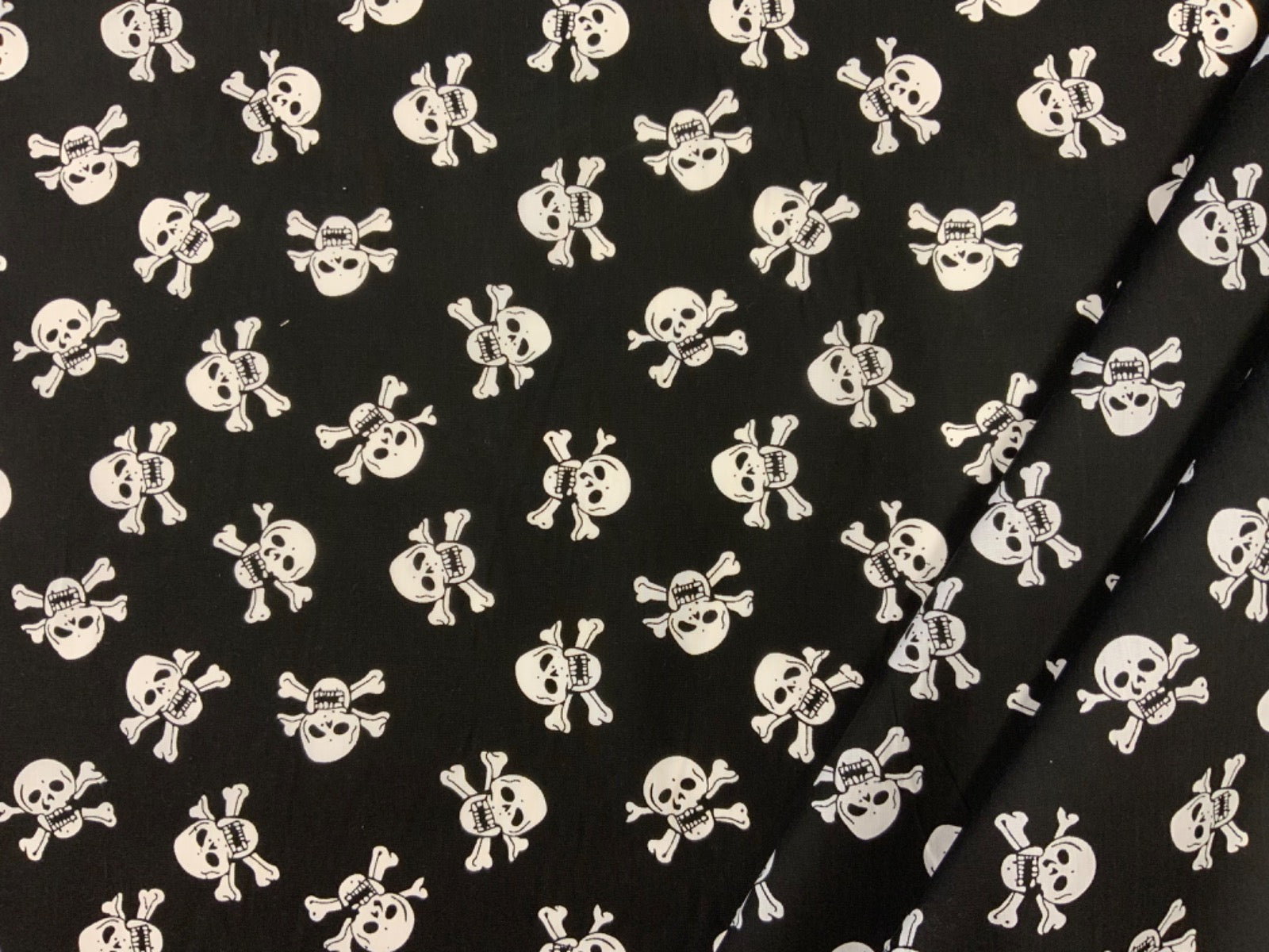 C713 Skull and Cross Bones Poly Cotton