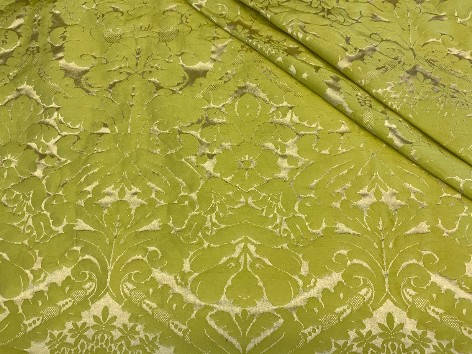 Dutch Damask Lime Silver T451
