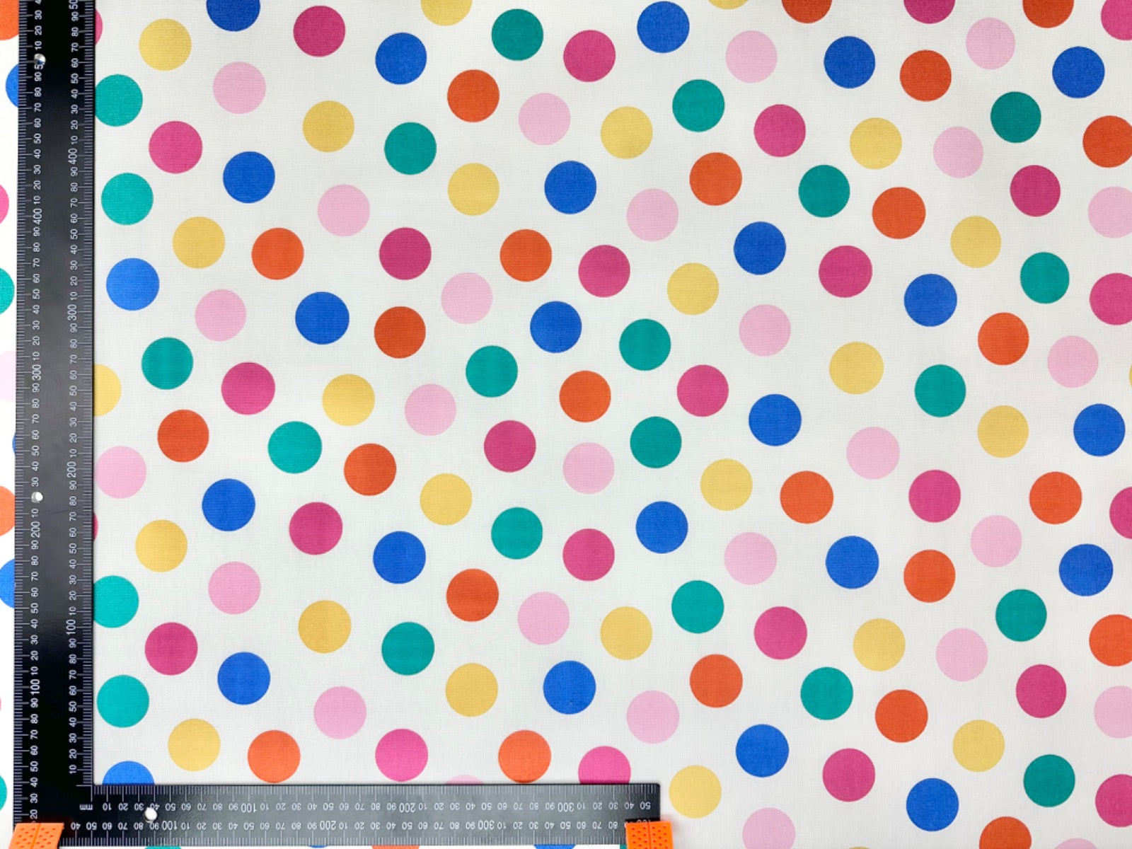 T521 Rainbow Spot White Multi