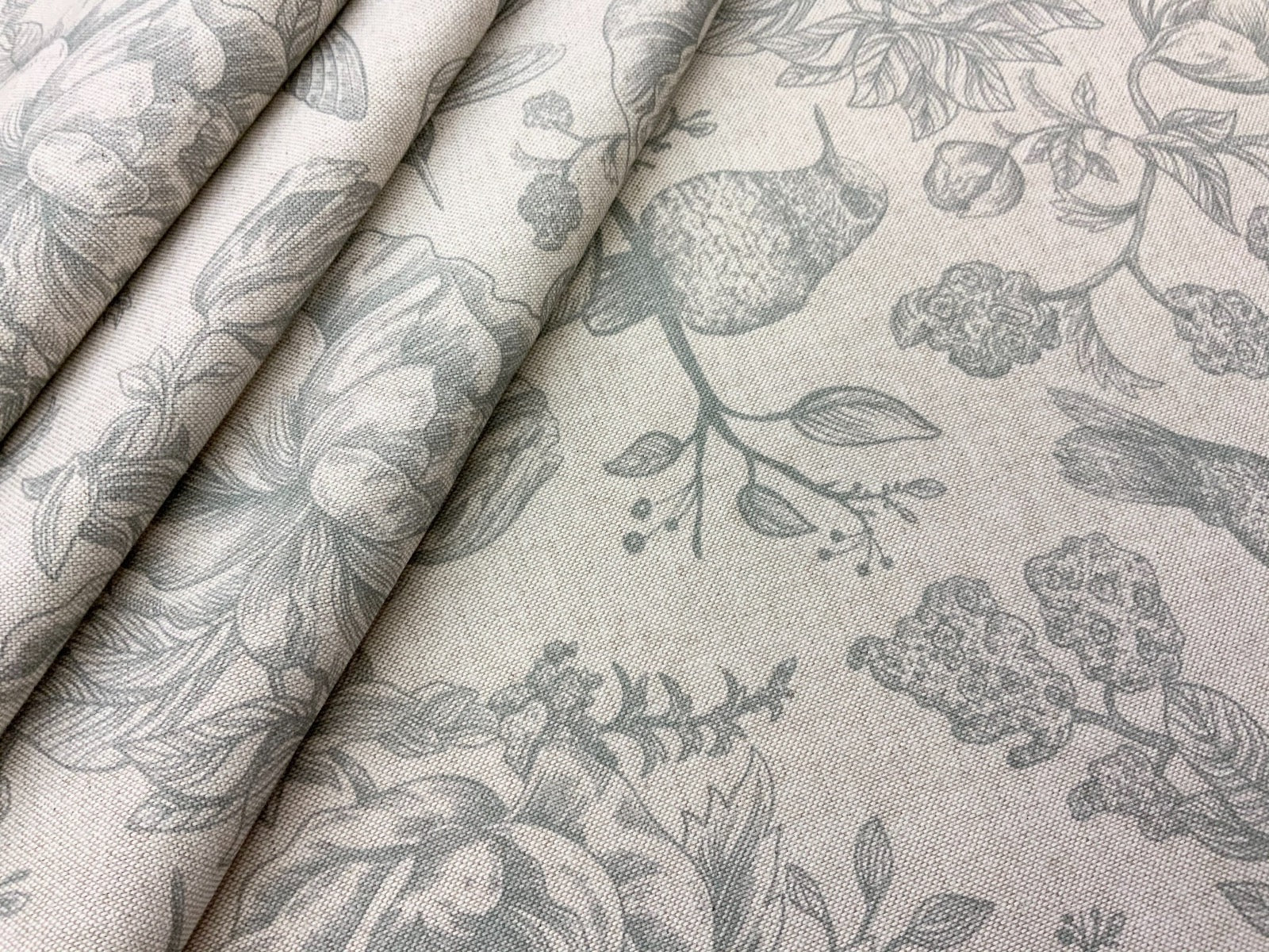 E173 Hummingbird Sketch Grey