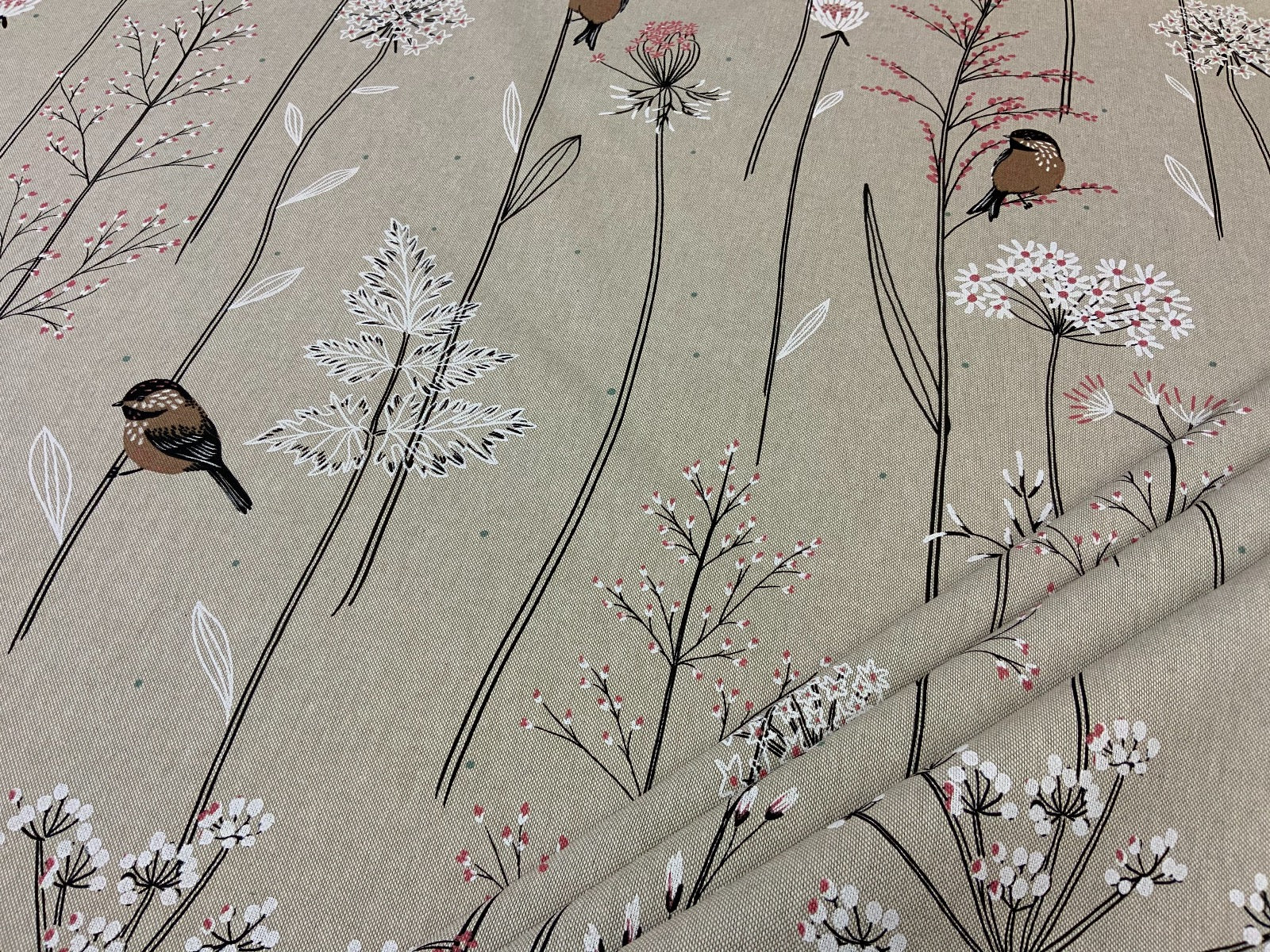 T374 Finch and flowers Linen