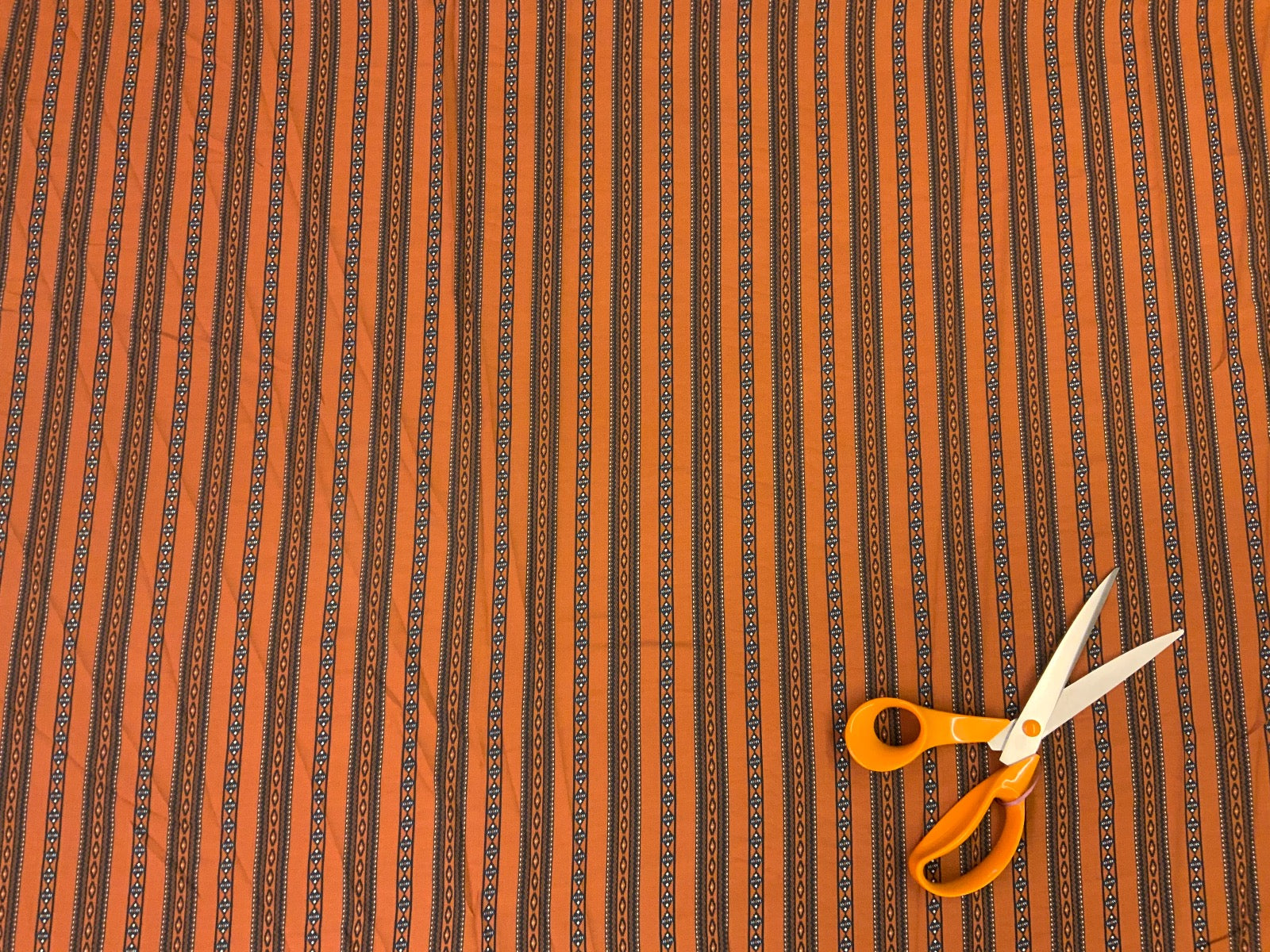 F218 Aztec Tribal Stripe Rust