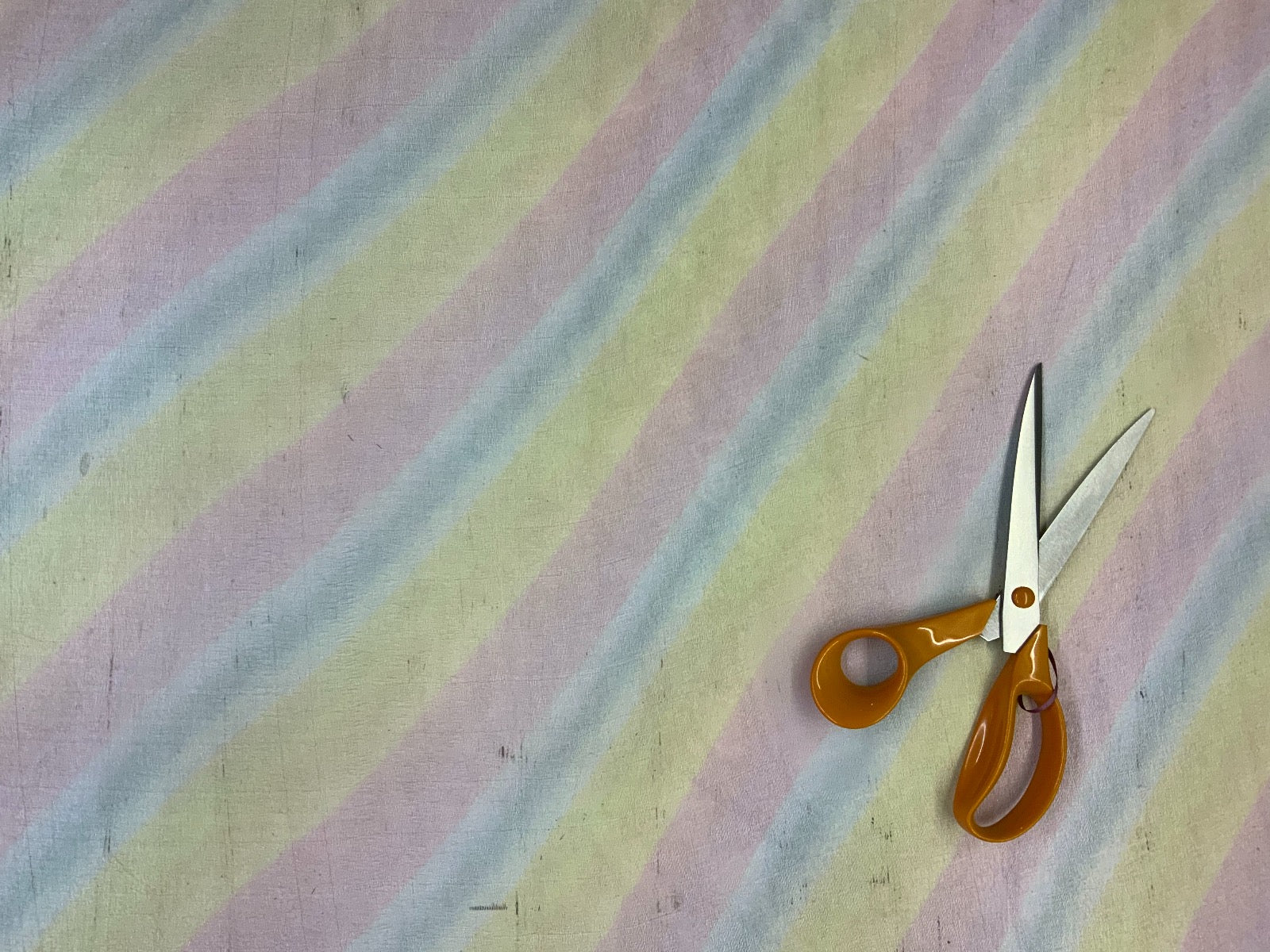 F149 Rainbow Organza