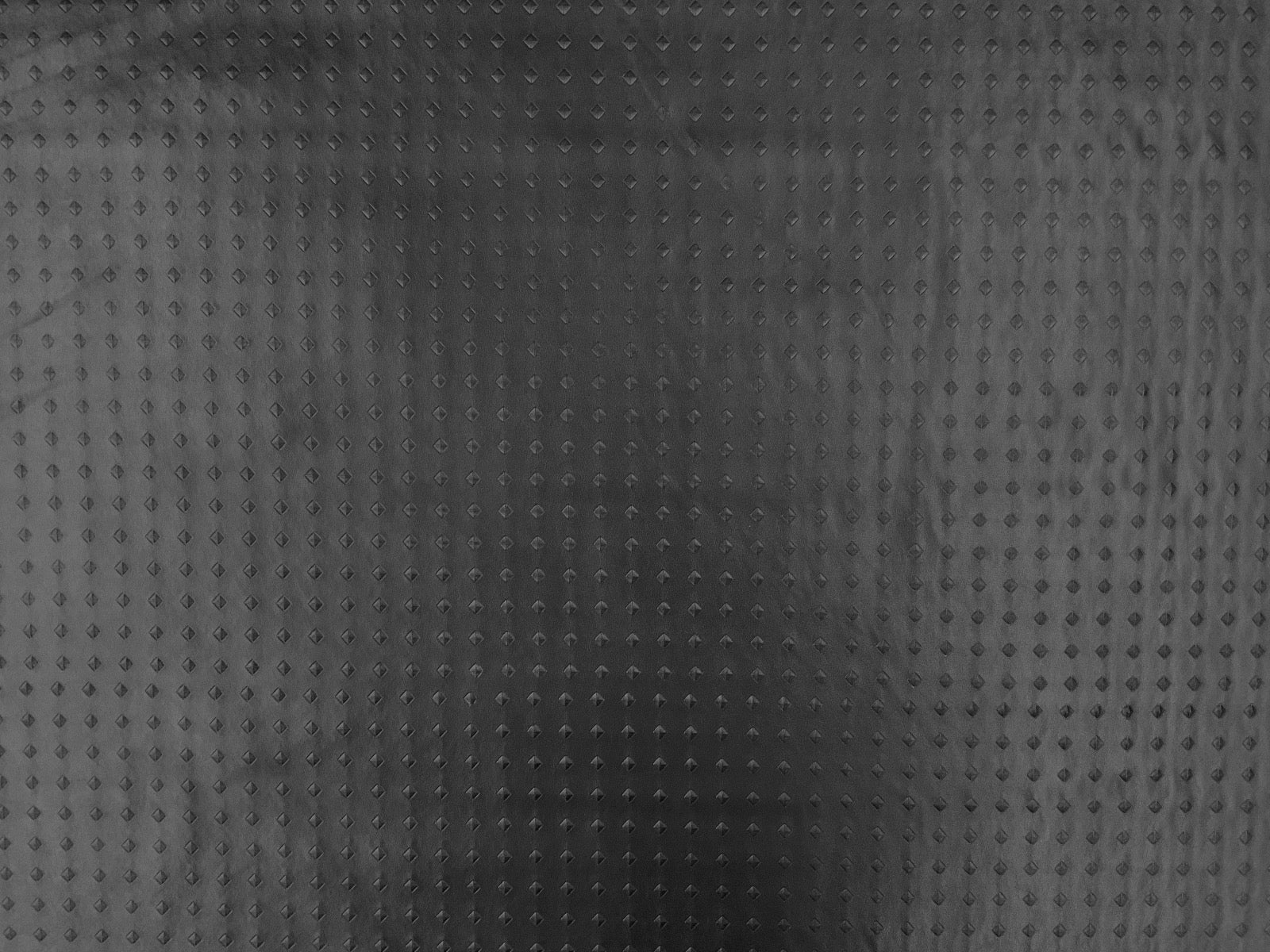 F186 Diamond Leatherette Black