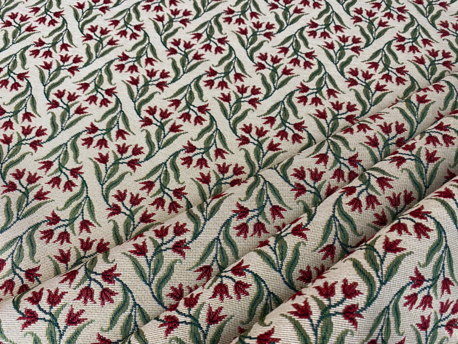 Tulip Tapestry Red T507