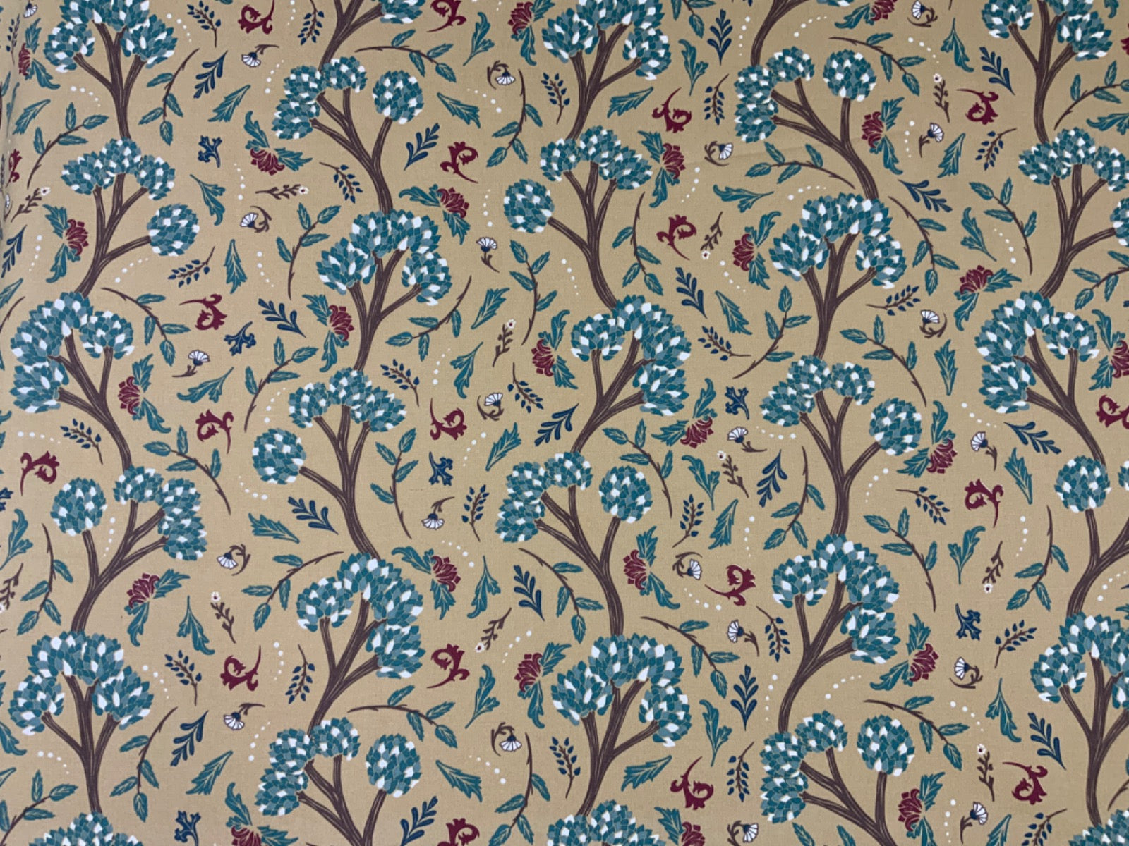 T468 Morris Trees Gold Green Red Brown