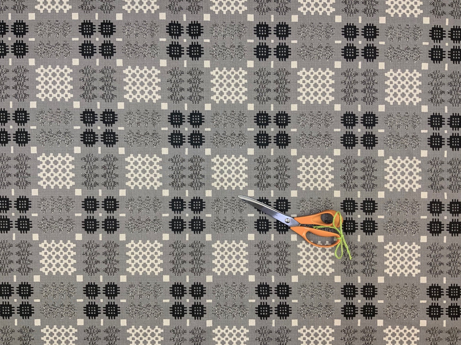 S66 Linen Look Welsh Blanket Grey Print
