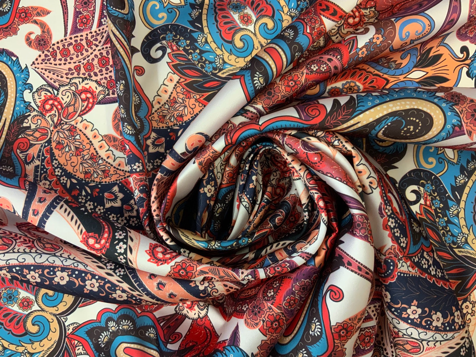 Retro Paisley Multi H294
