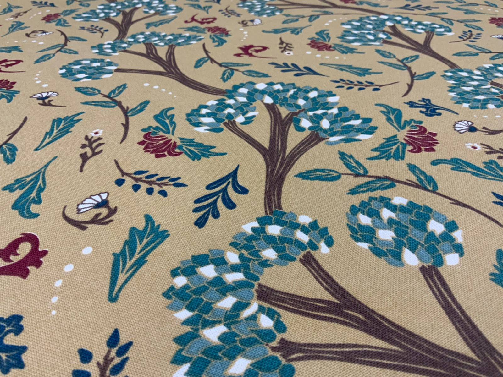 T468 Morris Trees Gold Green Red Brown