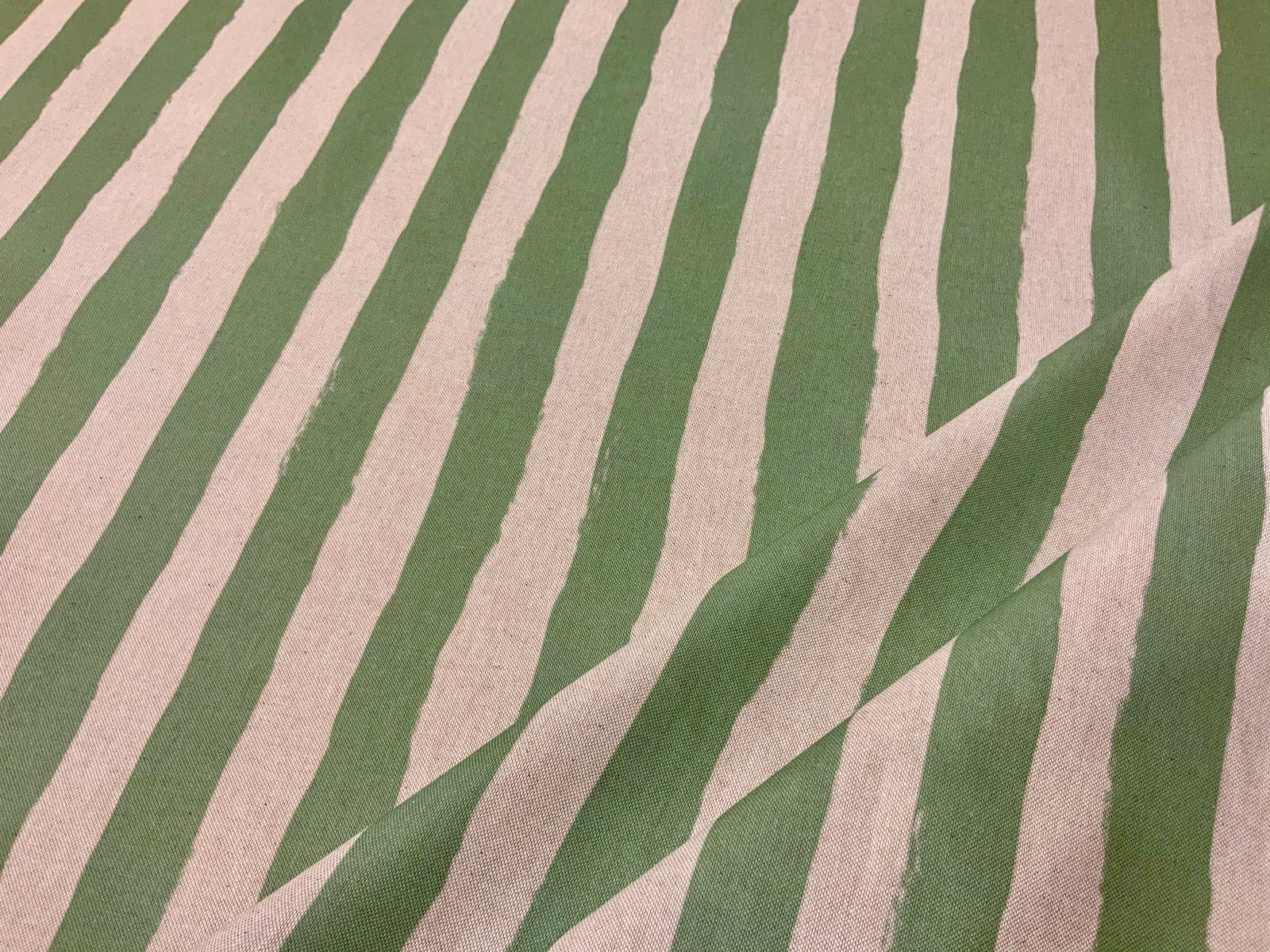 S94 Green Linen Paint Stripe