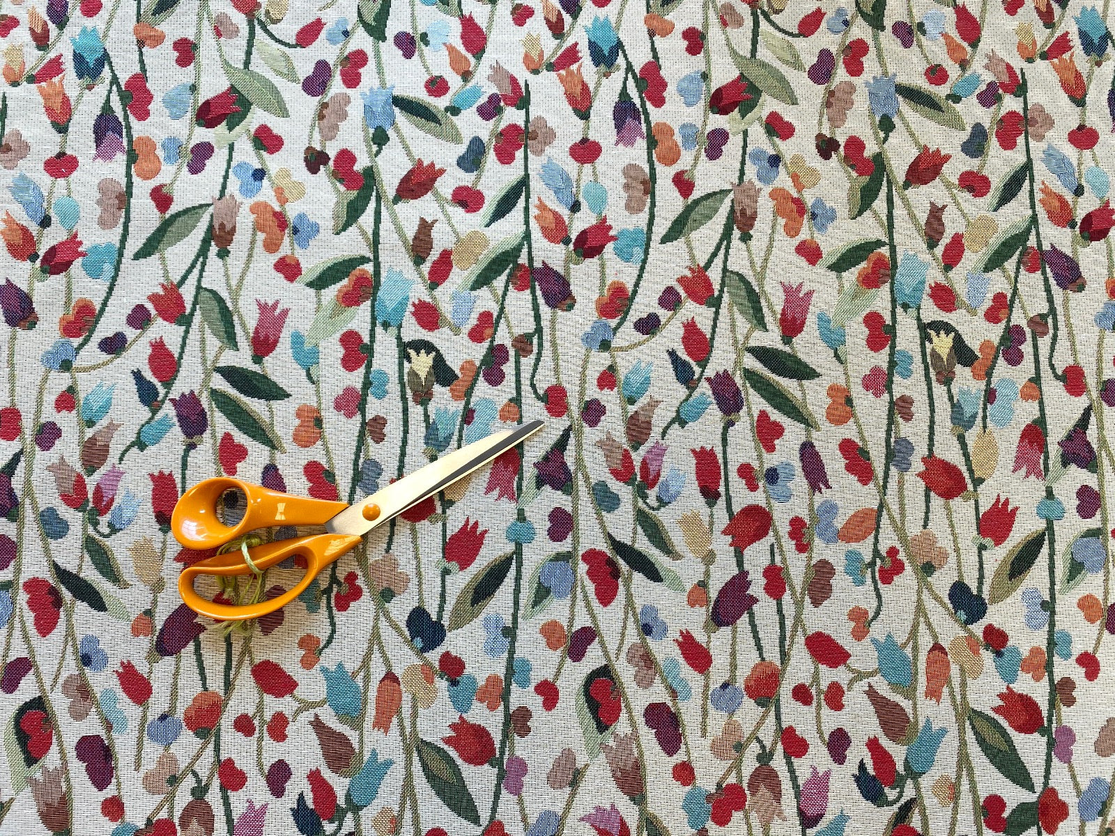 S129 Spike Flower Tapestry