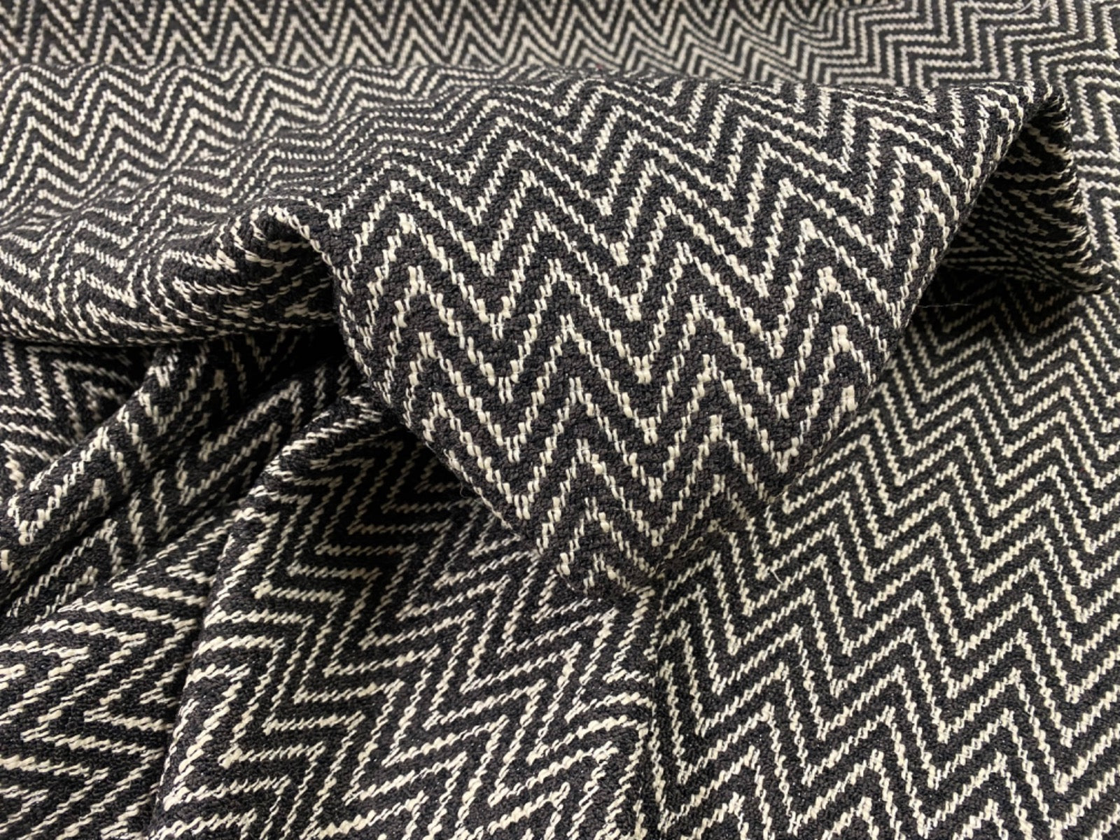 S249 Copenhagen Herringbone Ebony