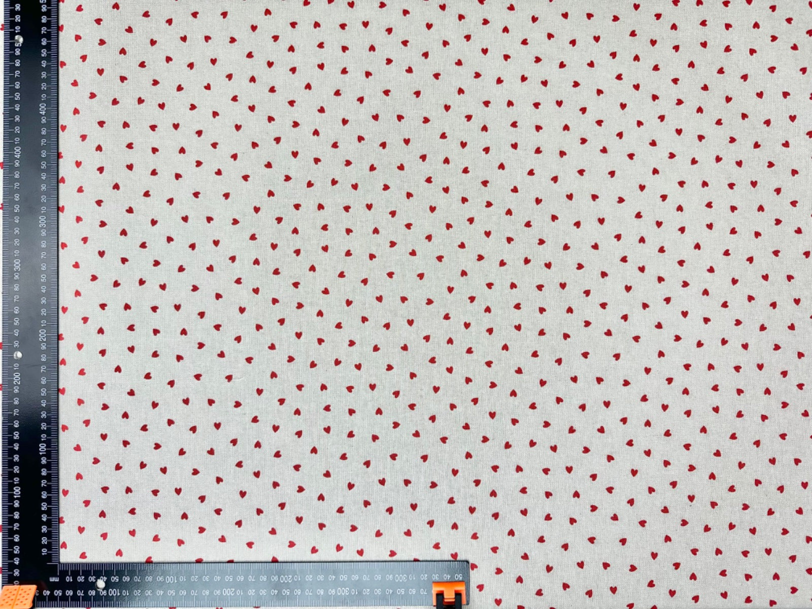 T523 Valentine Hearts Linen