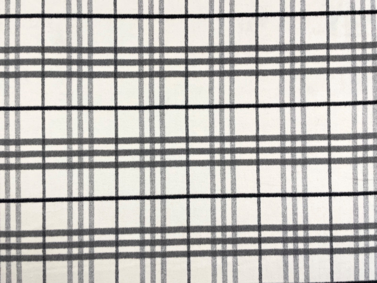 Yeti Tartan Wool Touch Monochrome F346