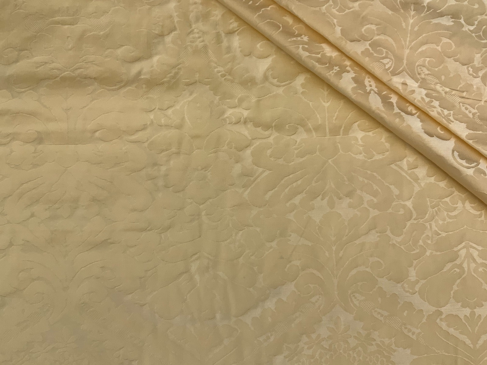 Dutch Damask Cream T458