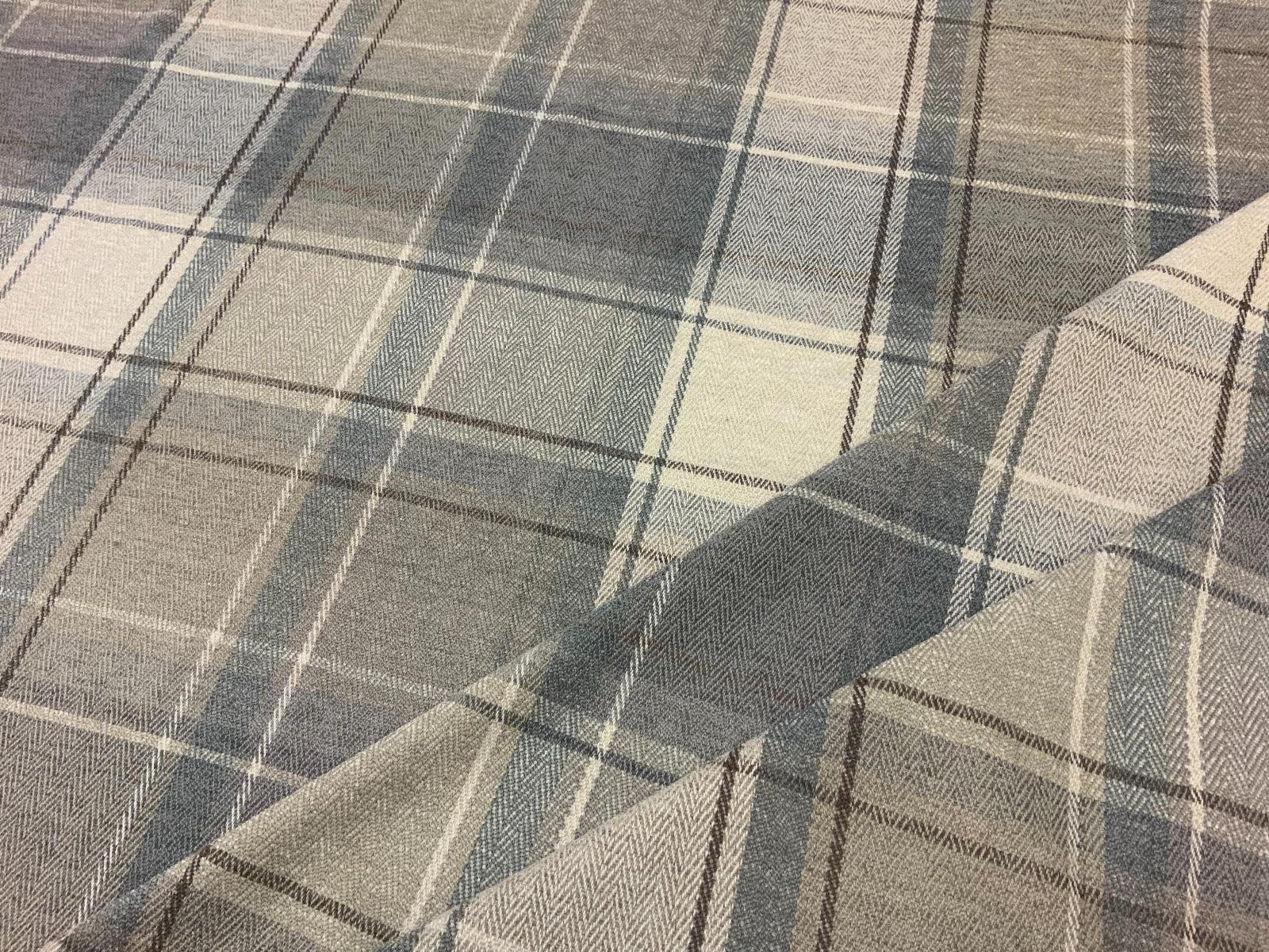 ILiv Argyle Tartan Natural