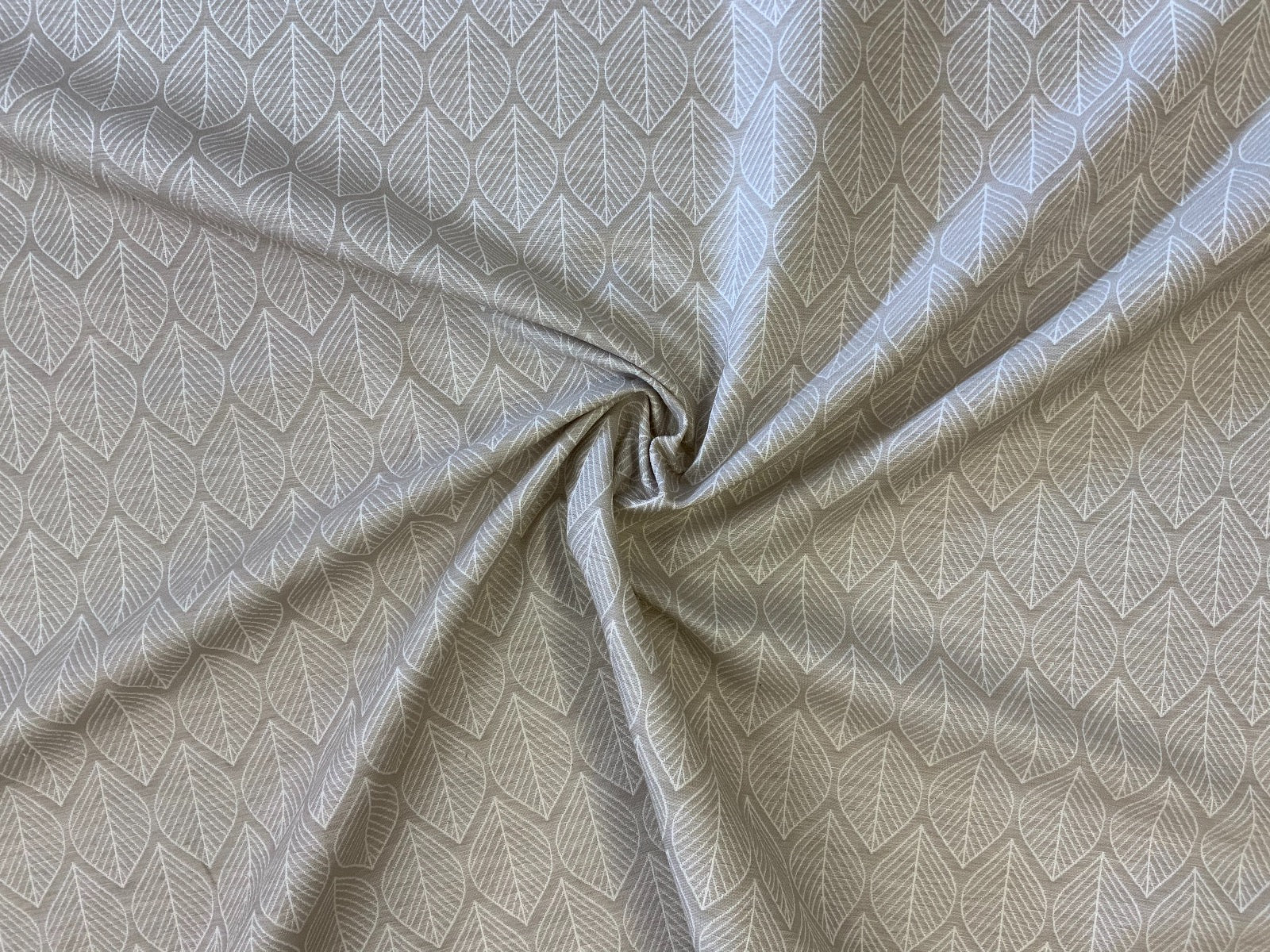 Scandi Woven Leaves Natural T404