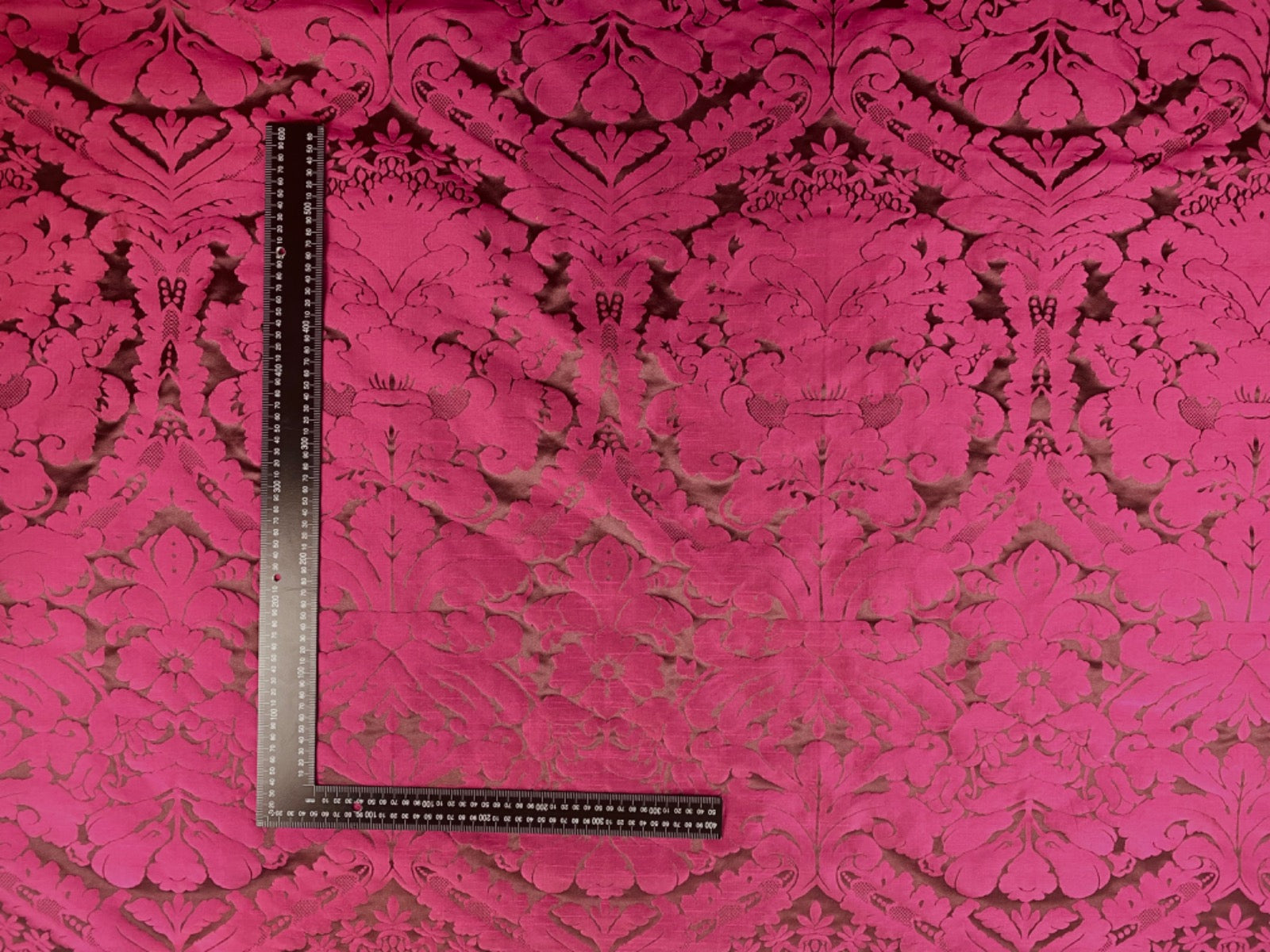 T524 Dutch Damask Deep Pink