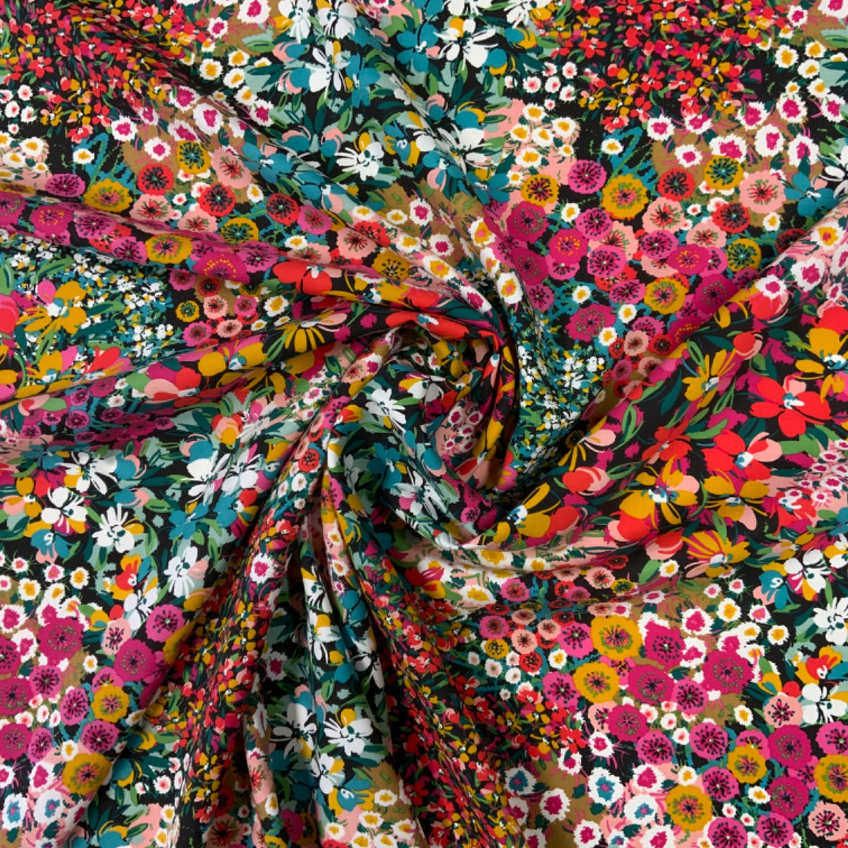 H317 Fuchsia Camomile Clusters Viscose