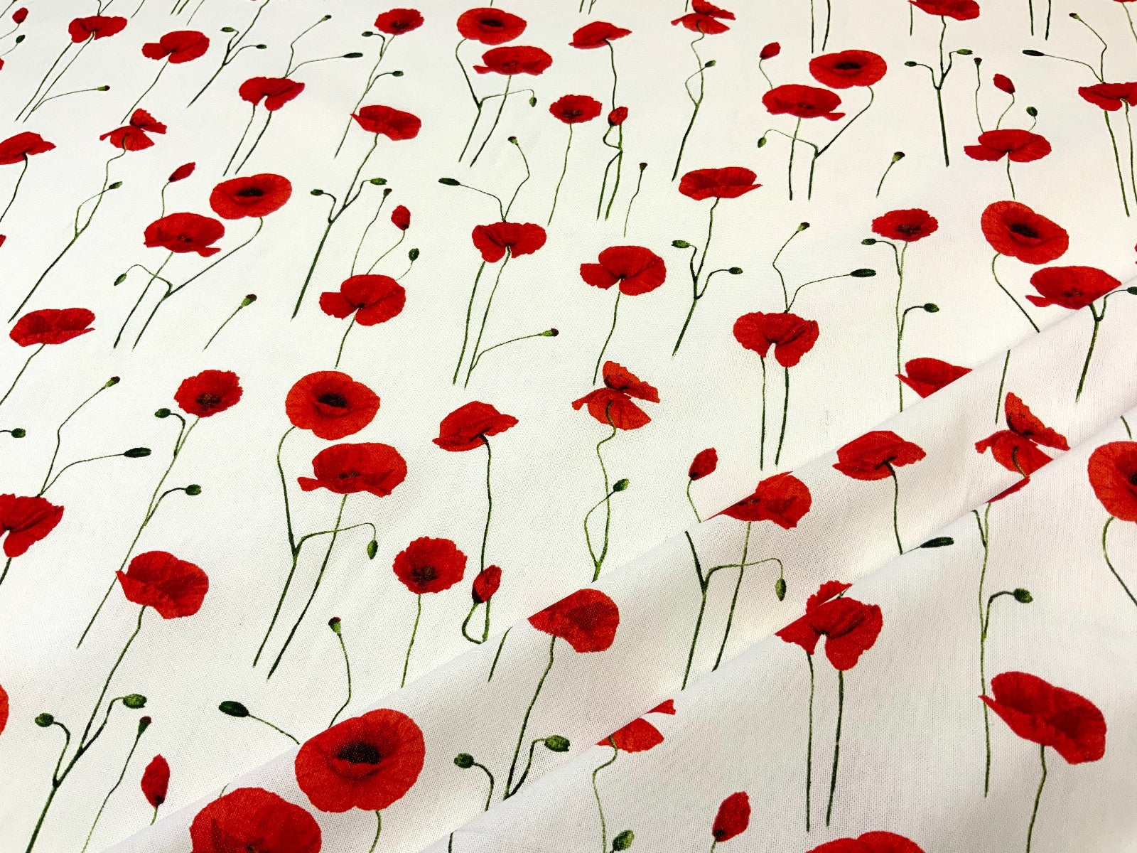 T423 Poppy Fields White