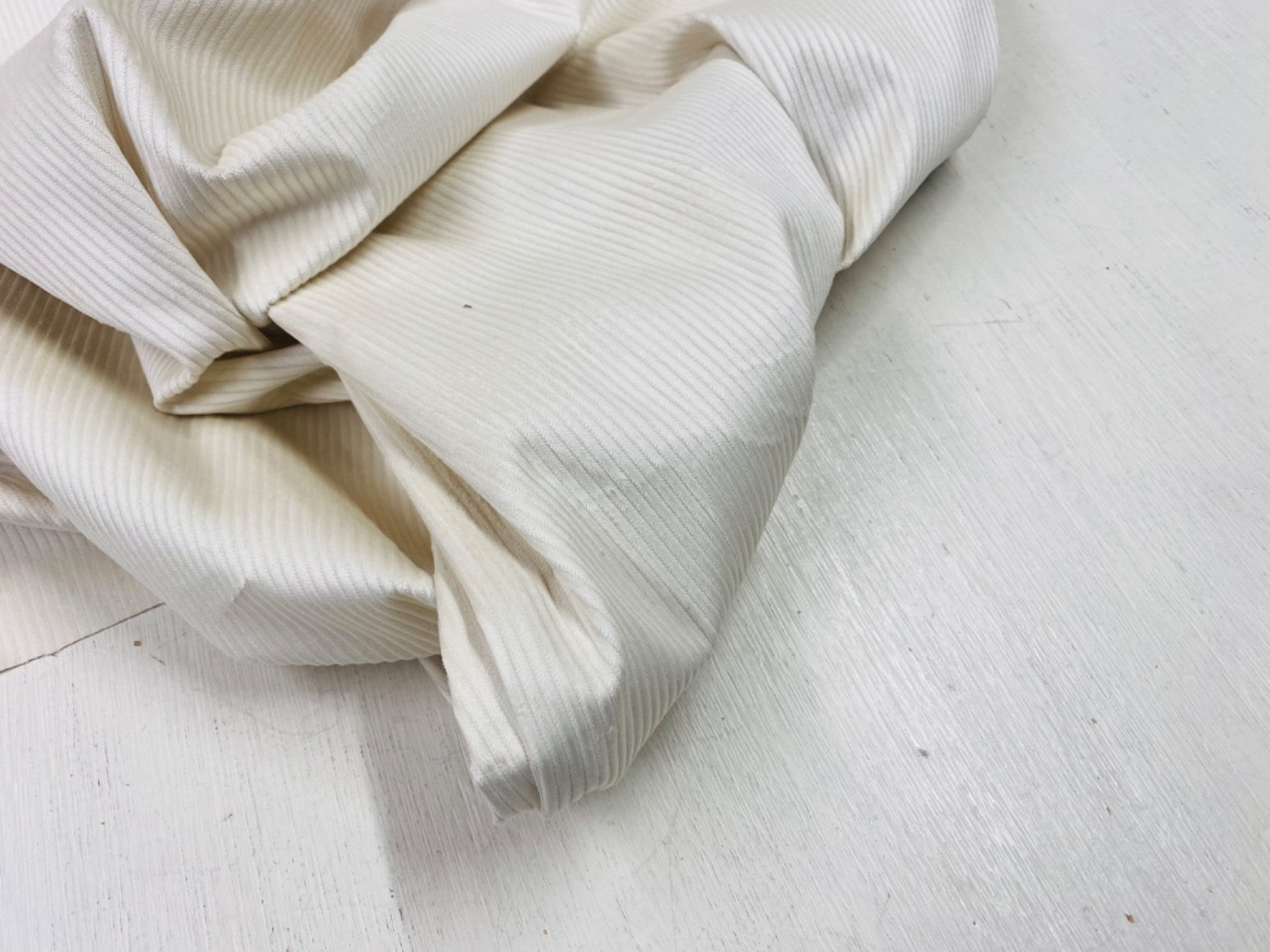 F357 Ex Designer 8 Wale Corduroy Vanilla