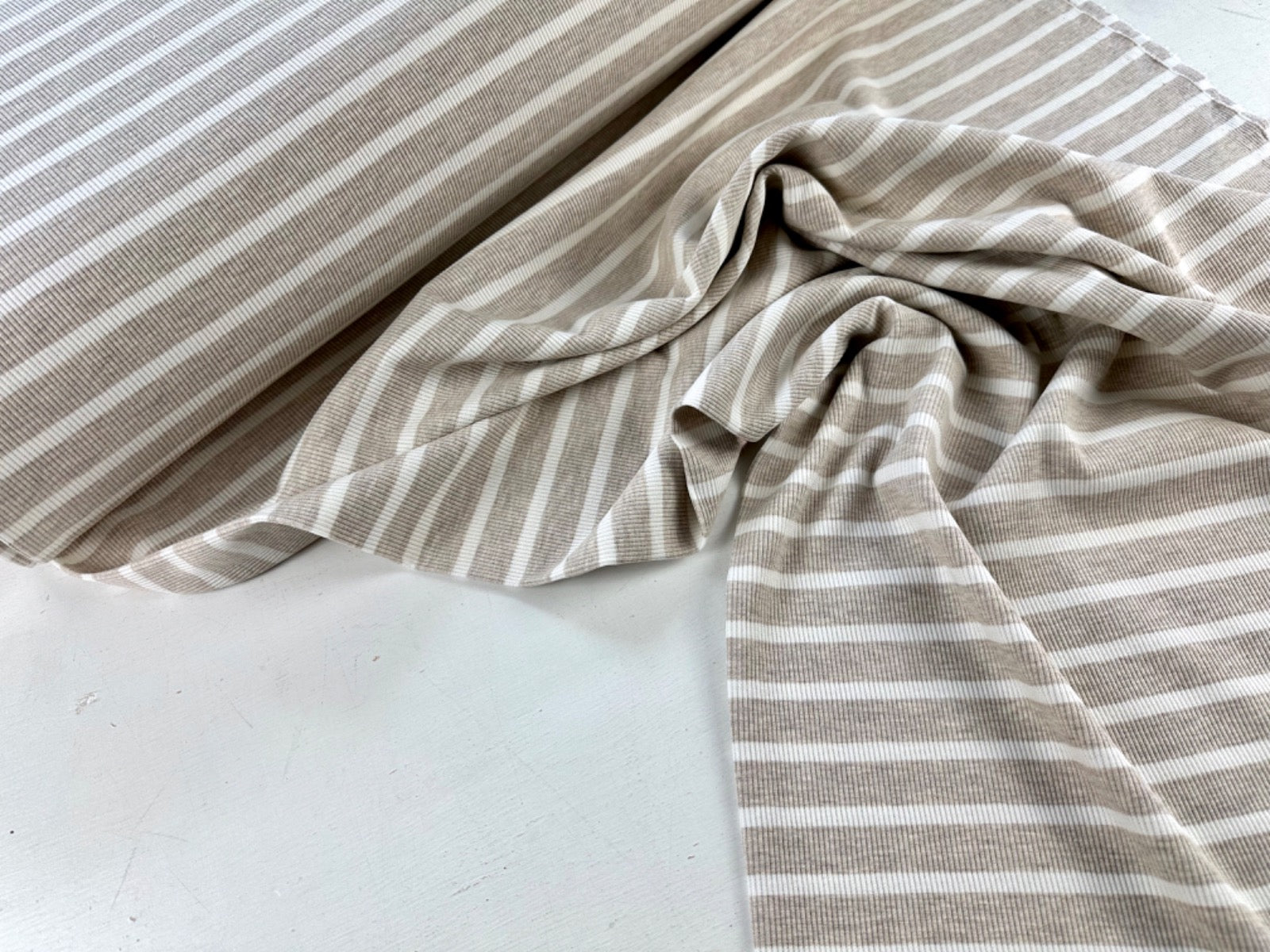 W01 Stripey Rib Jersey Natural