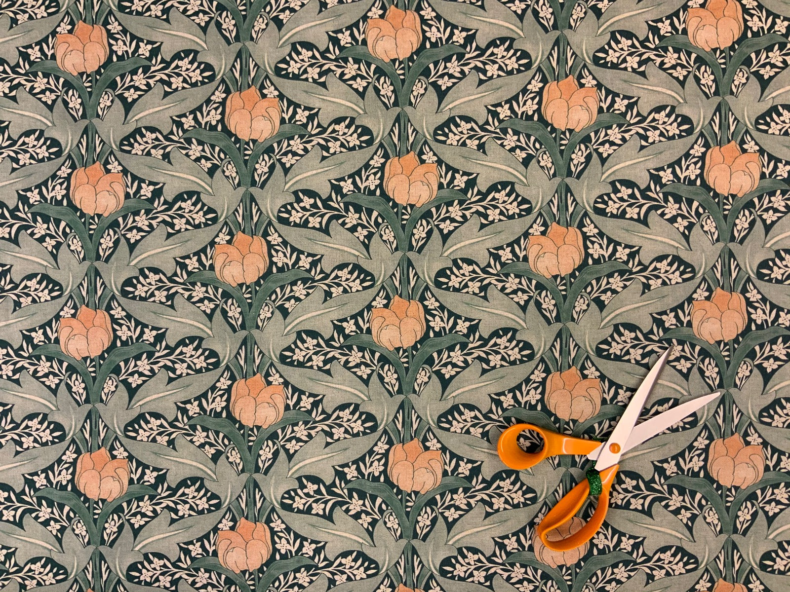 S157 Deco Tulips Jade Coral