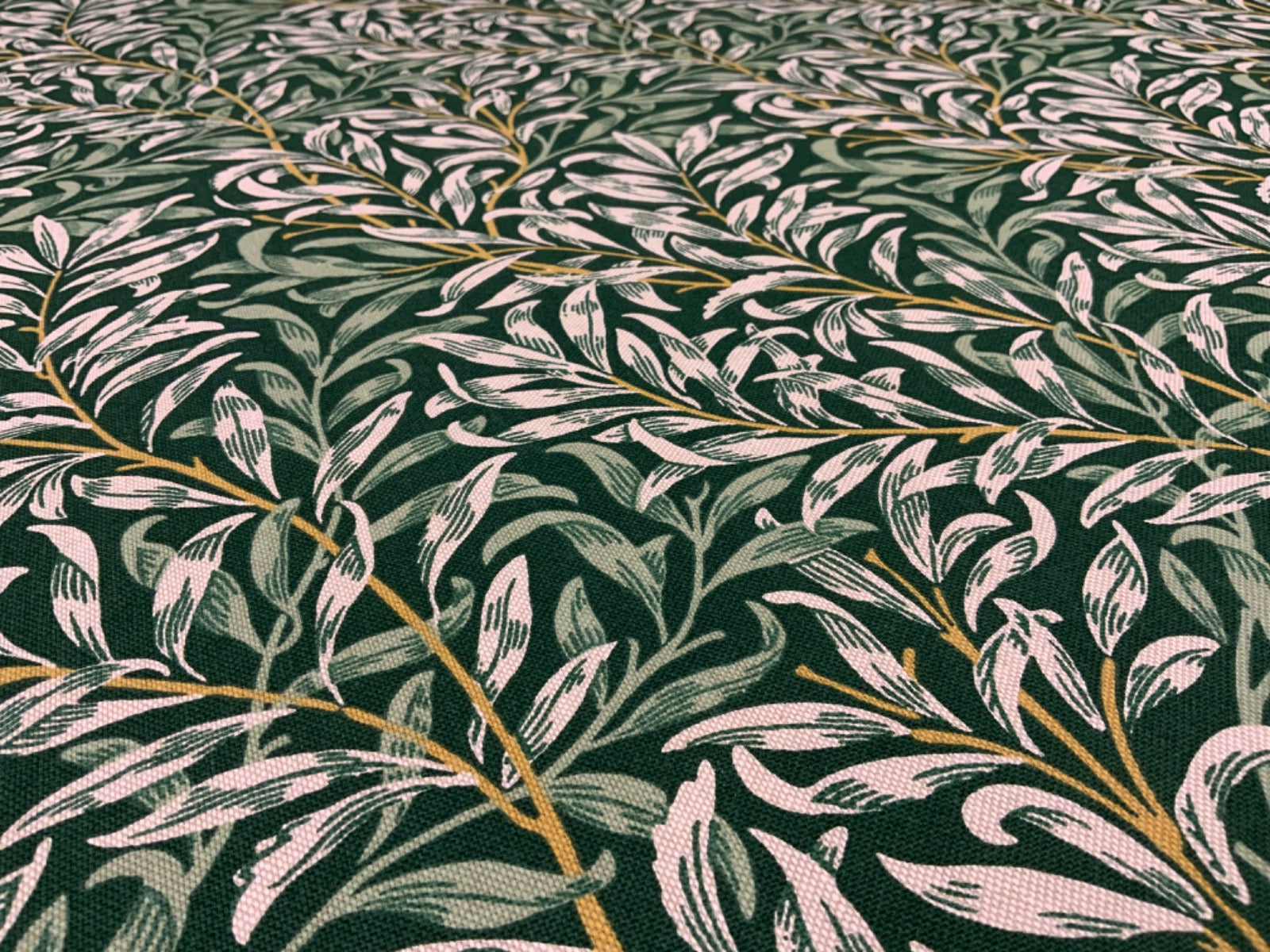 T467 Trailing Willow Green and Linen