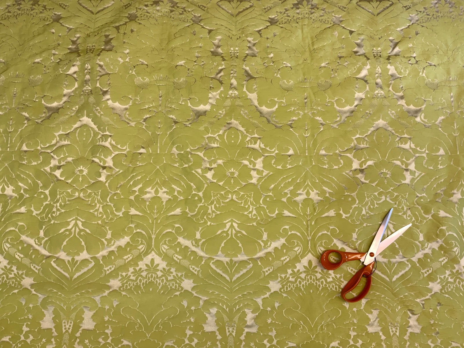 Dutch Damask Lime Silver T451