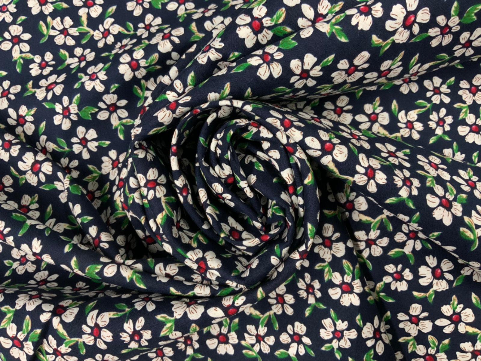 Tex Ex 2670 Daisy Chains Floral Cotton Lawn Navy