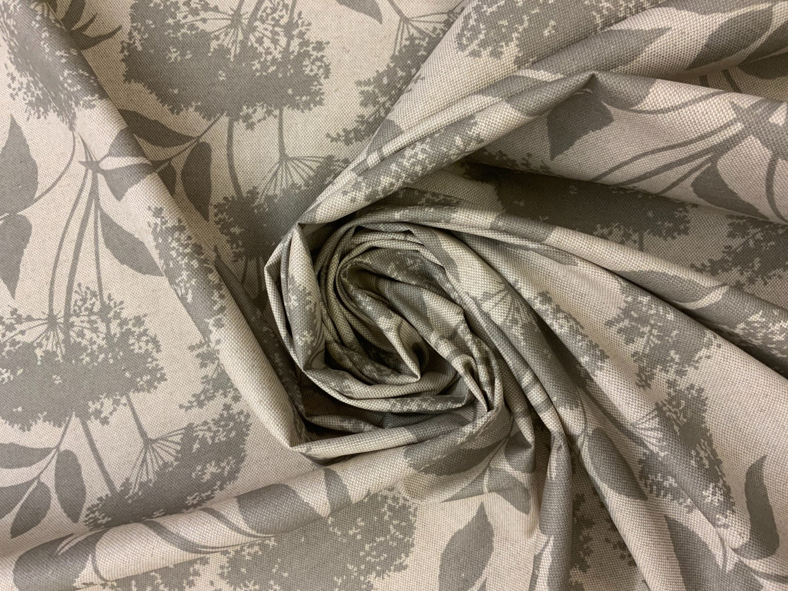 S187 Elderflower Oilcloth Taupe