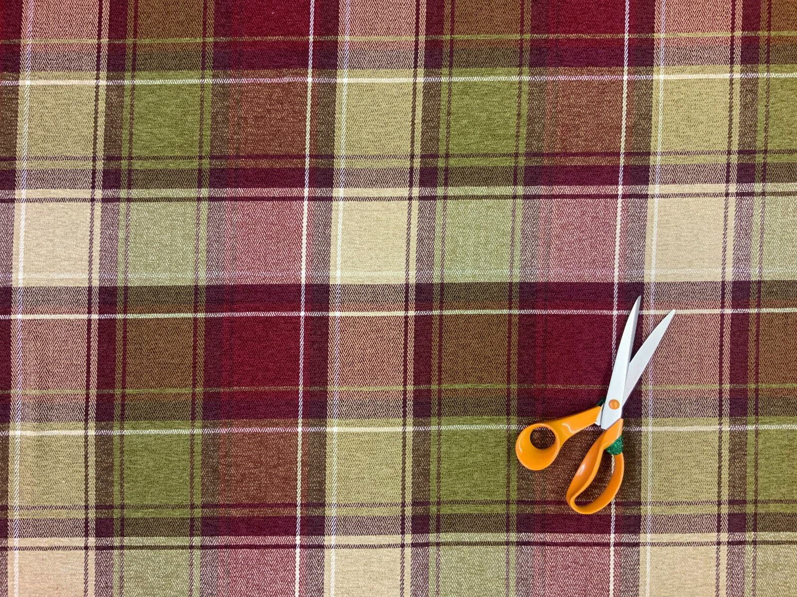 ILiv Argyle Tartan Claret