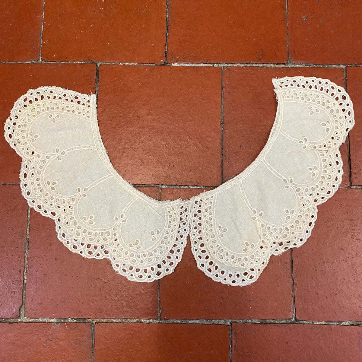 Pair Of Victorian Cuff Collar Cappuccino