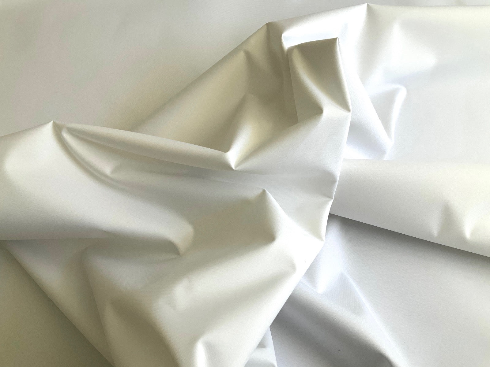 7oz Soft Handle Waterproof PU White J24