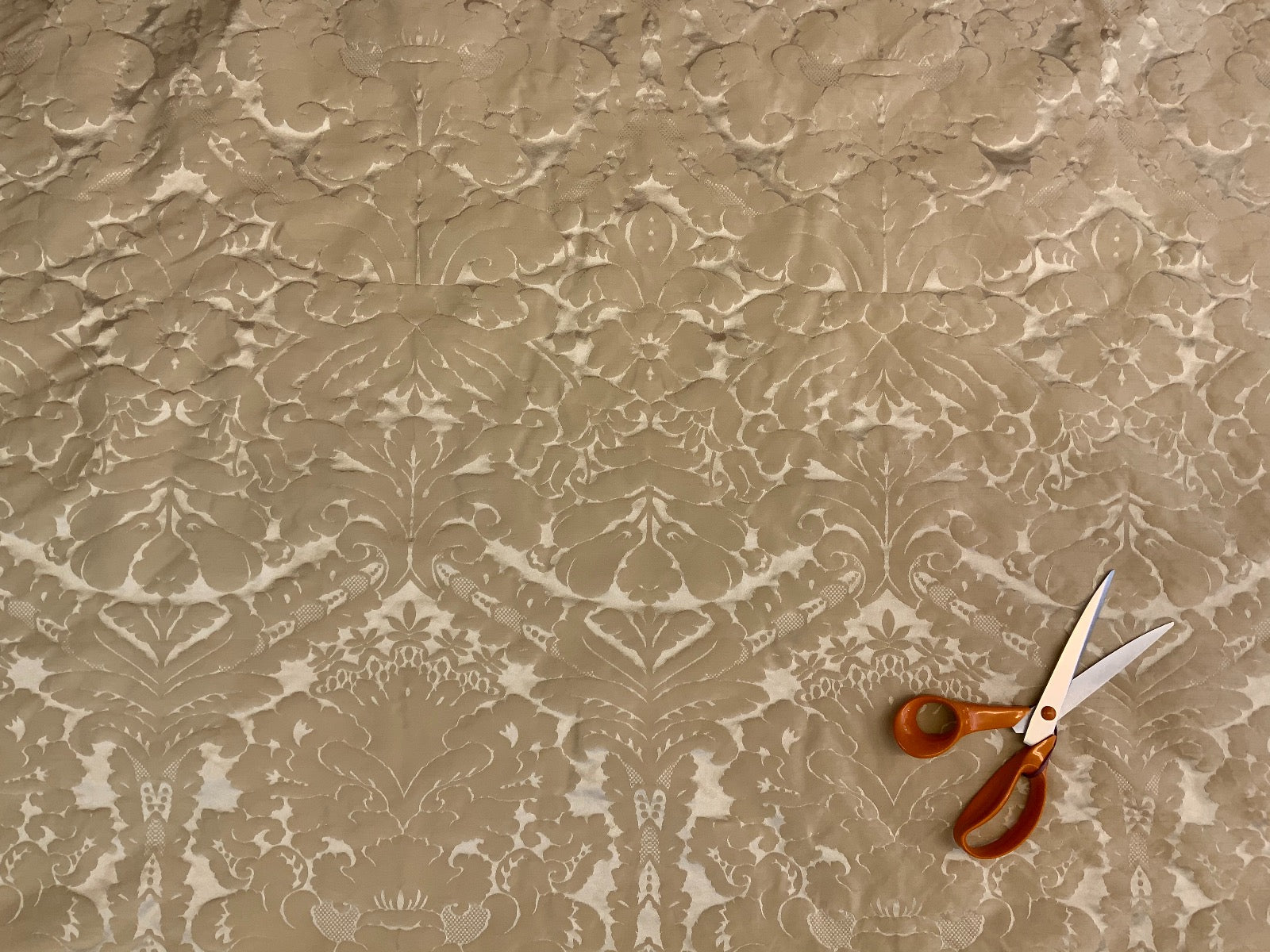 Dutch Damask Gold T456