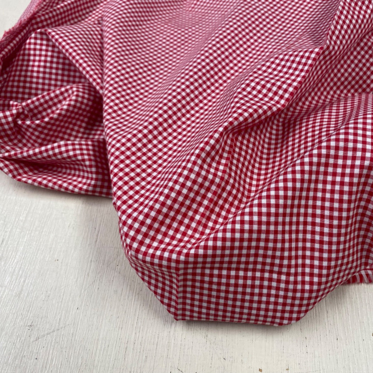 C750 3mm Red Woven Cotton Gingham Fabric Swatch