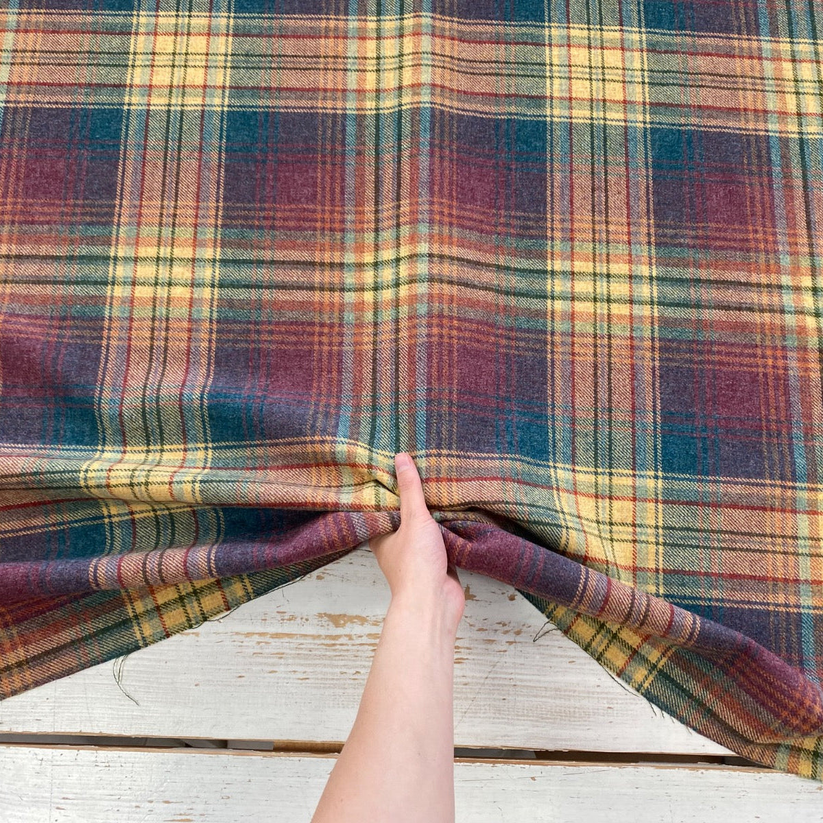 Chess Balmoral Monarch 100% wool tartan Fabric Scale