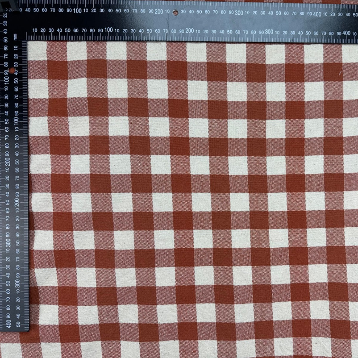 H356 Rustic Chunky Gingham Rust Fabric With Ruler For Scale