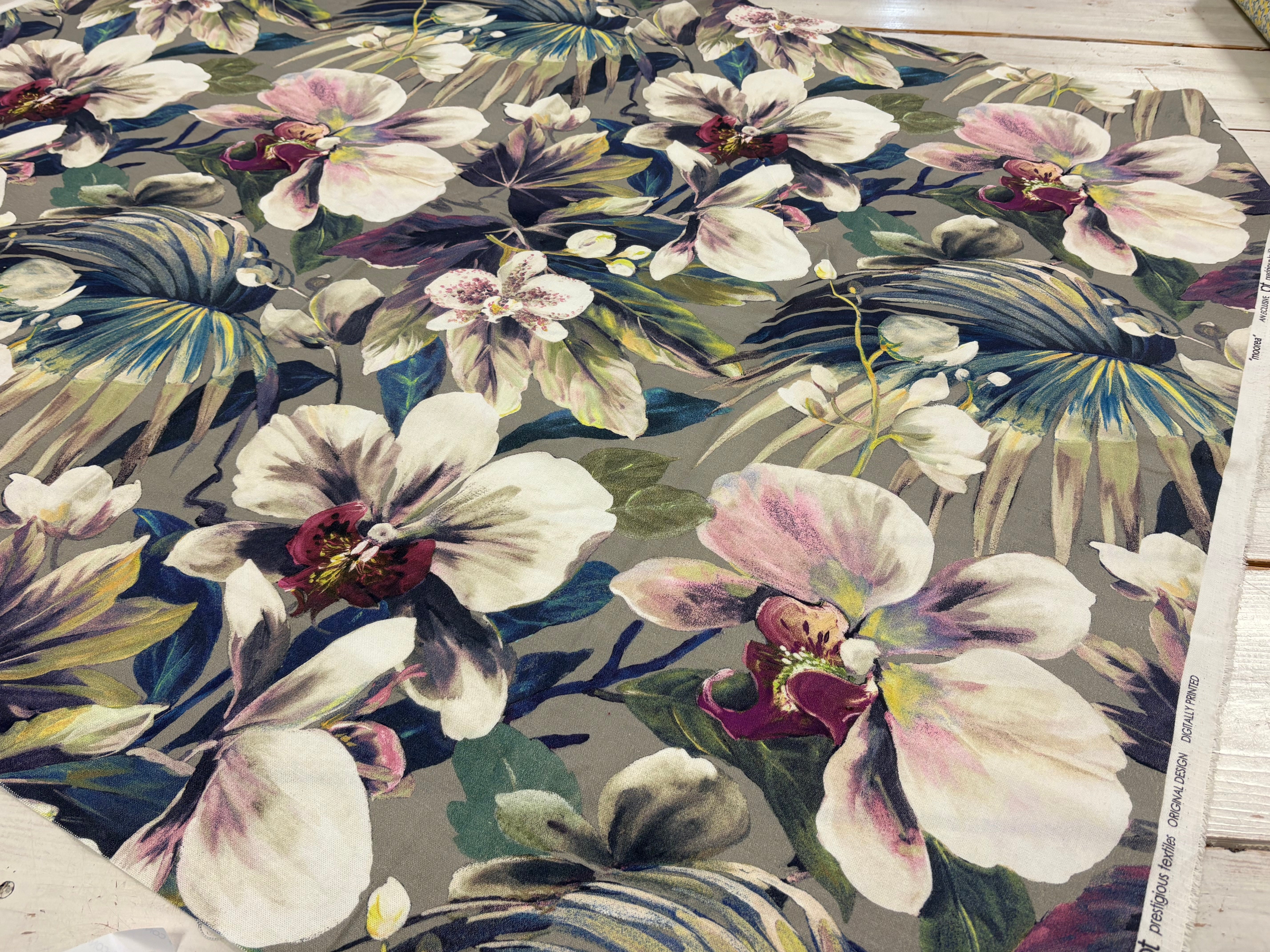 REM 2 - Moorea purple 100cm x 140cm