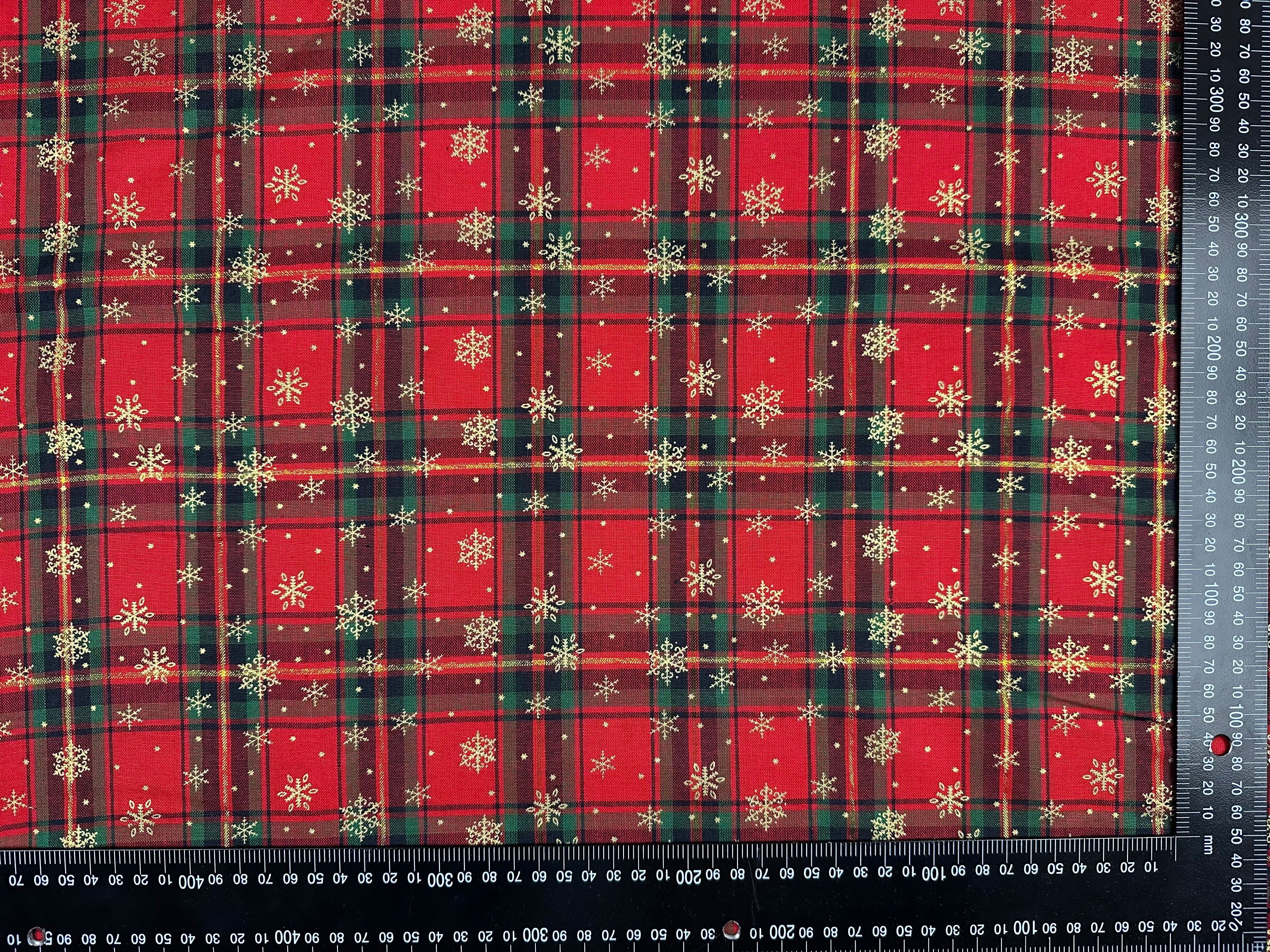 C831 Tartan with metallic snowflake