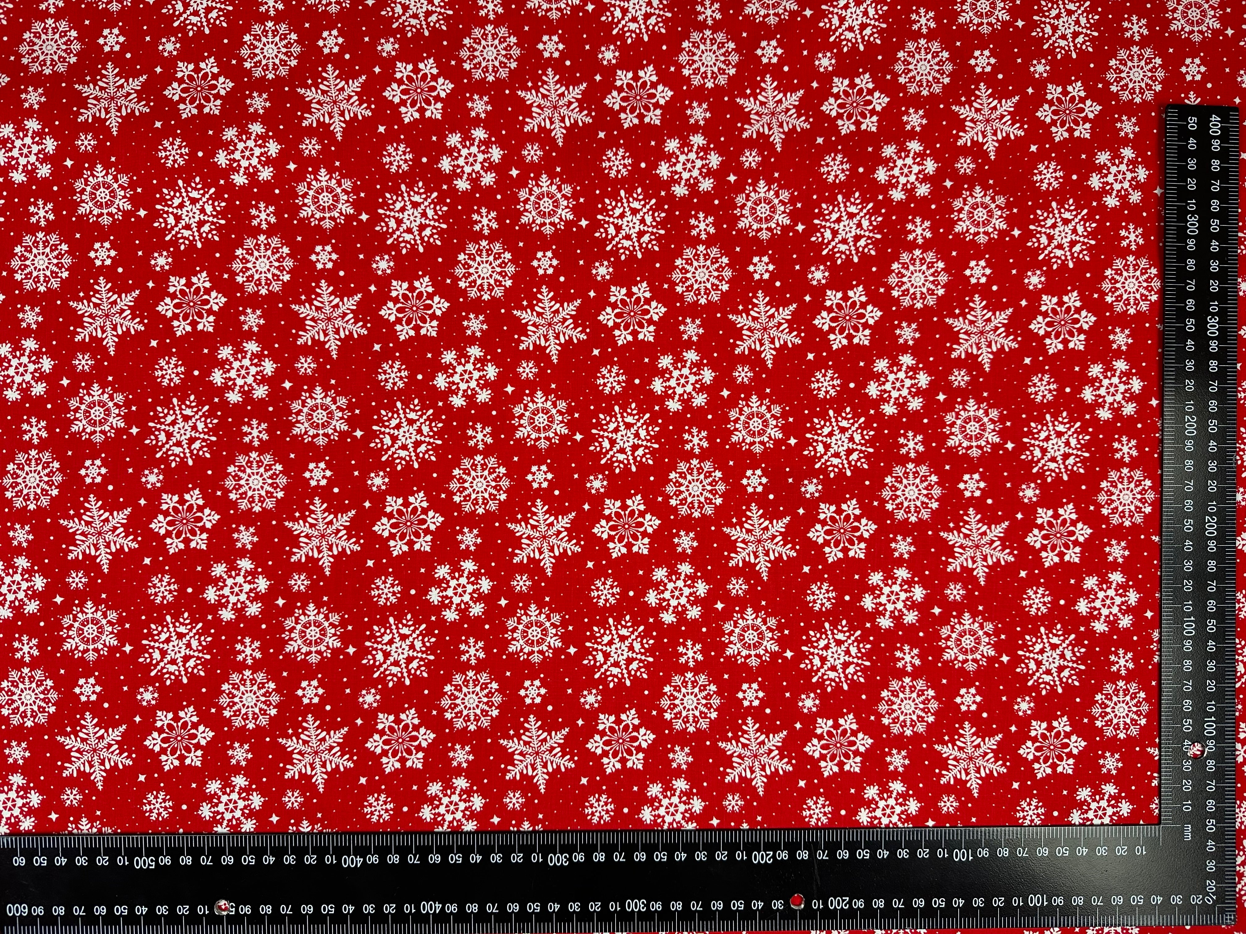 C833 Snowy Night Red
